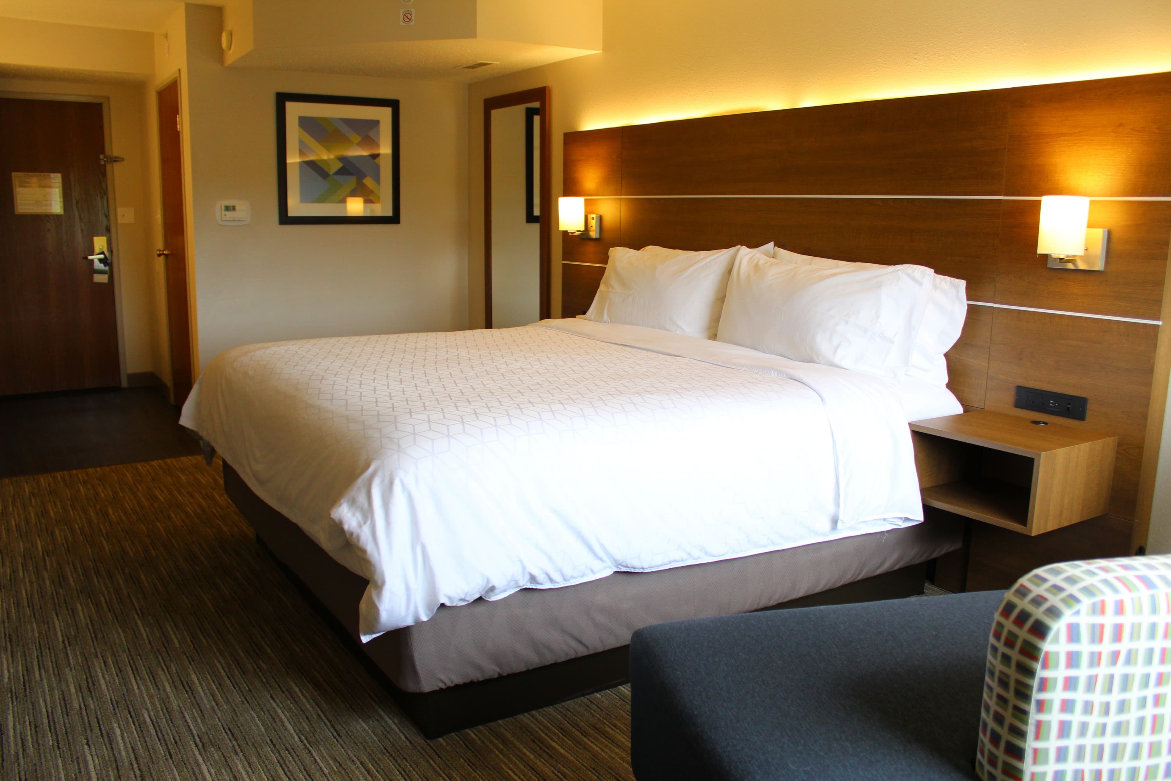 Holiday Inn Express Murrysville-Delmont - Image 4