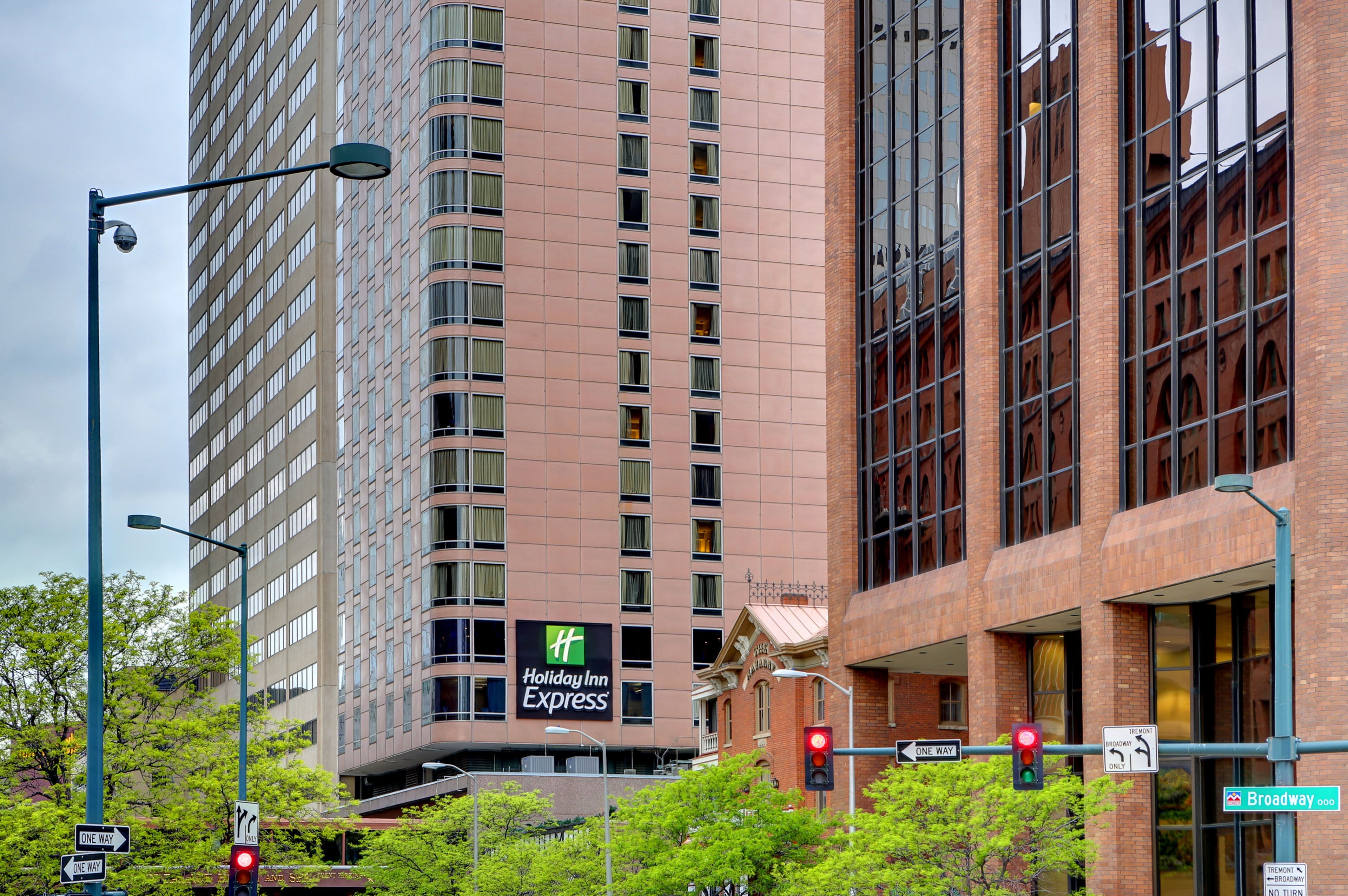 Holiday Inn Express Denver Downtown - Image 1