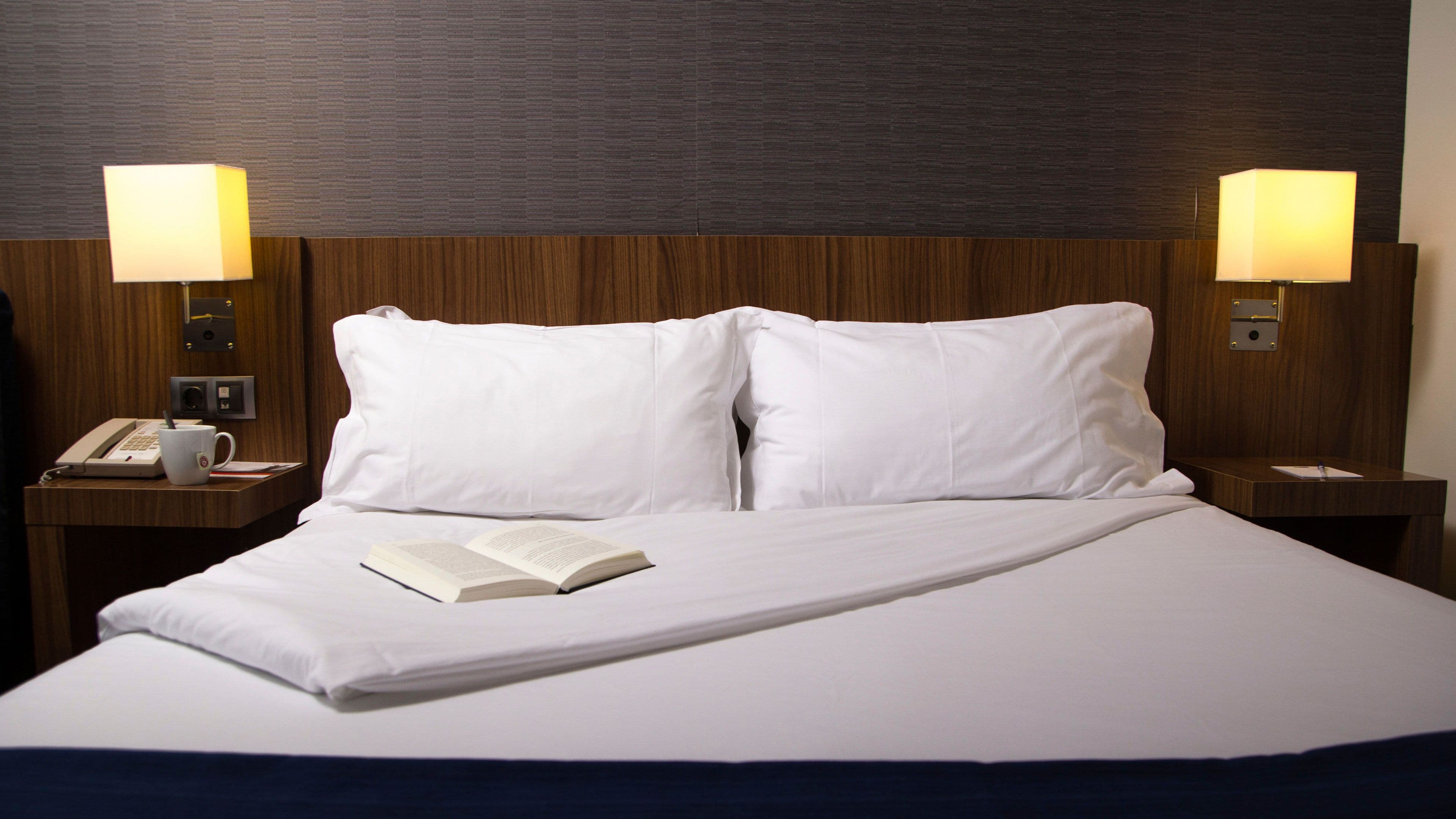 1 Queen Standard Sofa Bed with Free Breakfast - Image 6