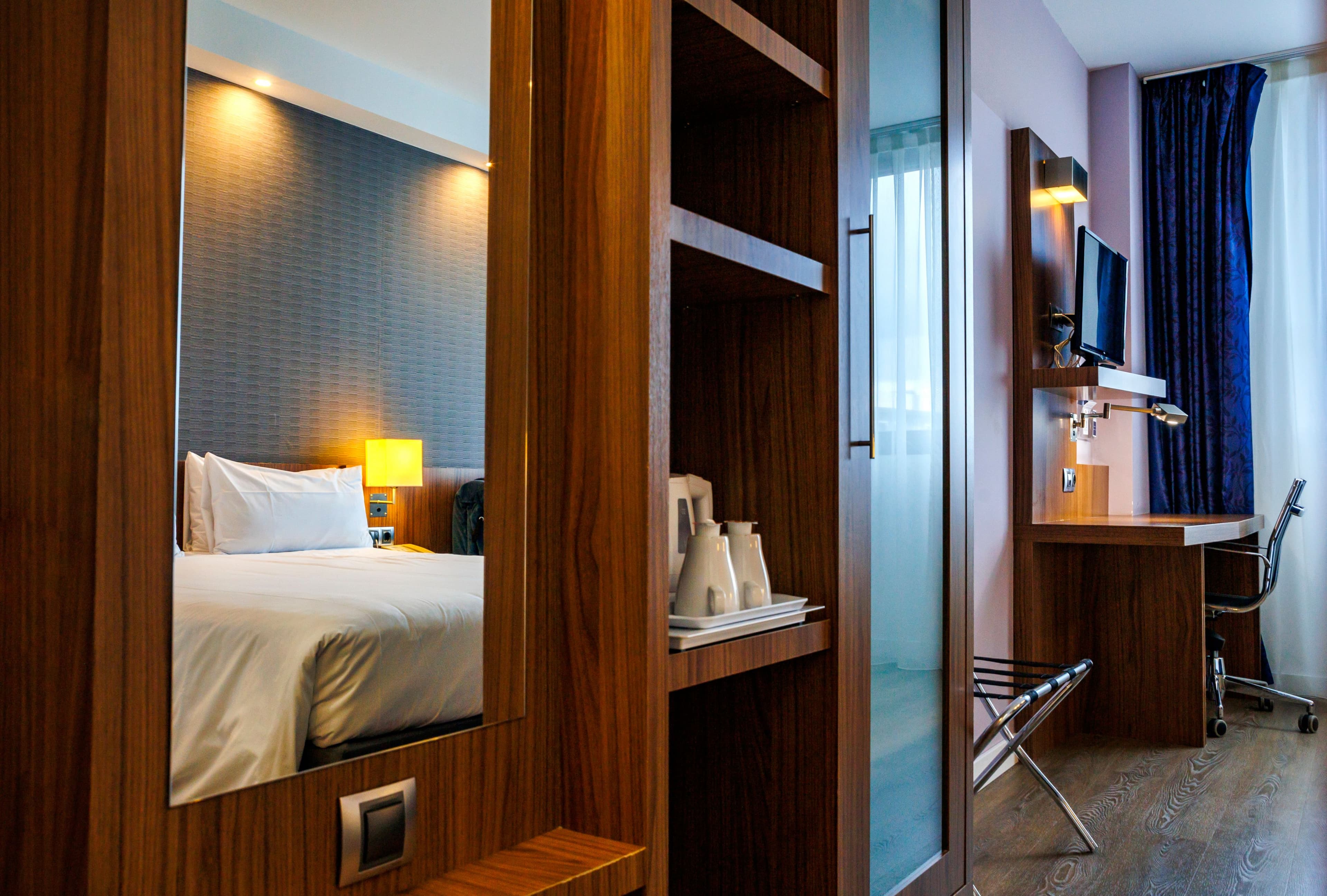 Holiday Inn Express Bilbao — 8