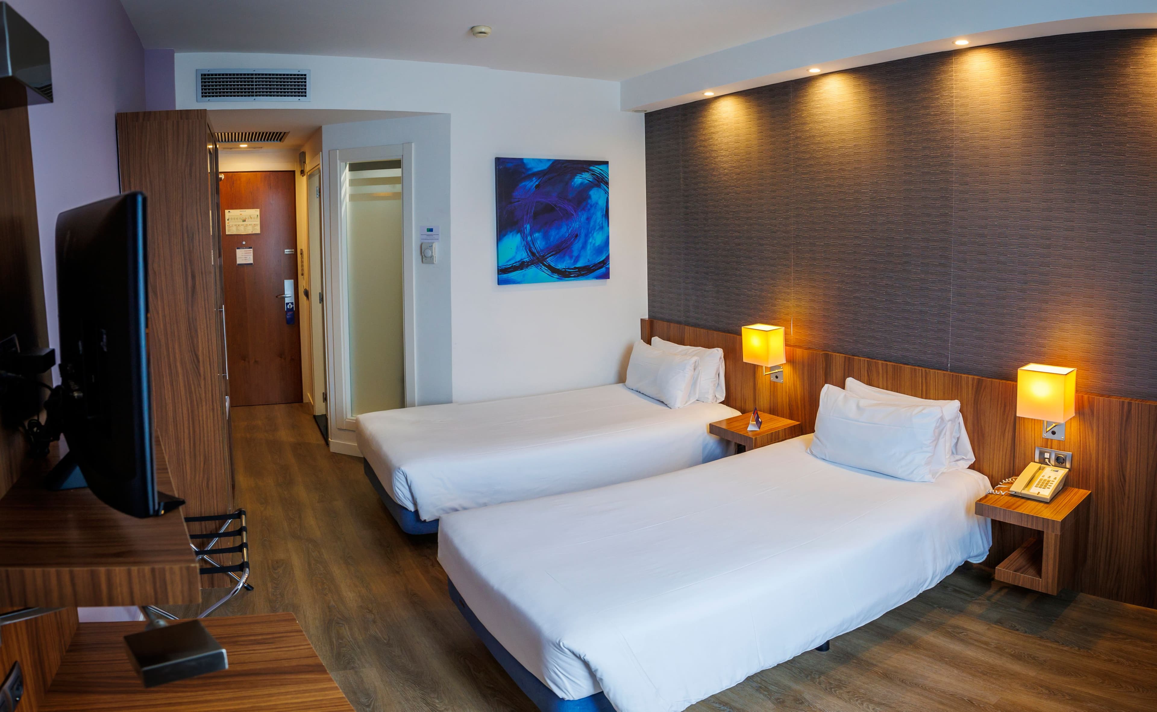 Holiday Inn Express Bilbao - Image 2