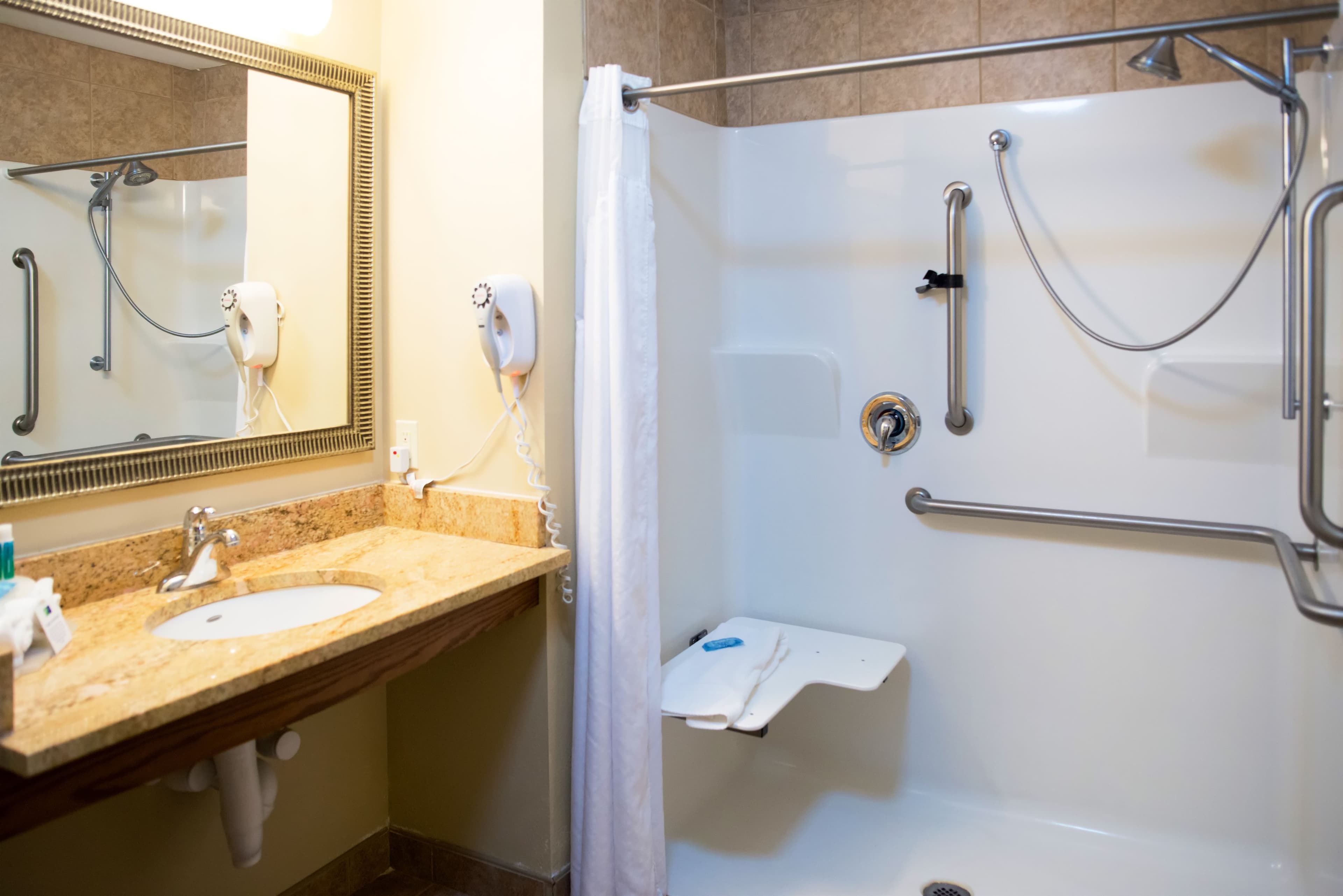 Holiday Inn Express Devils Lake — 47