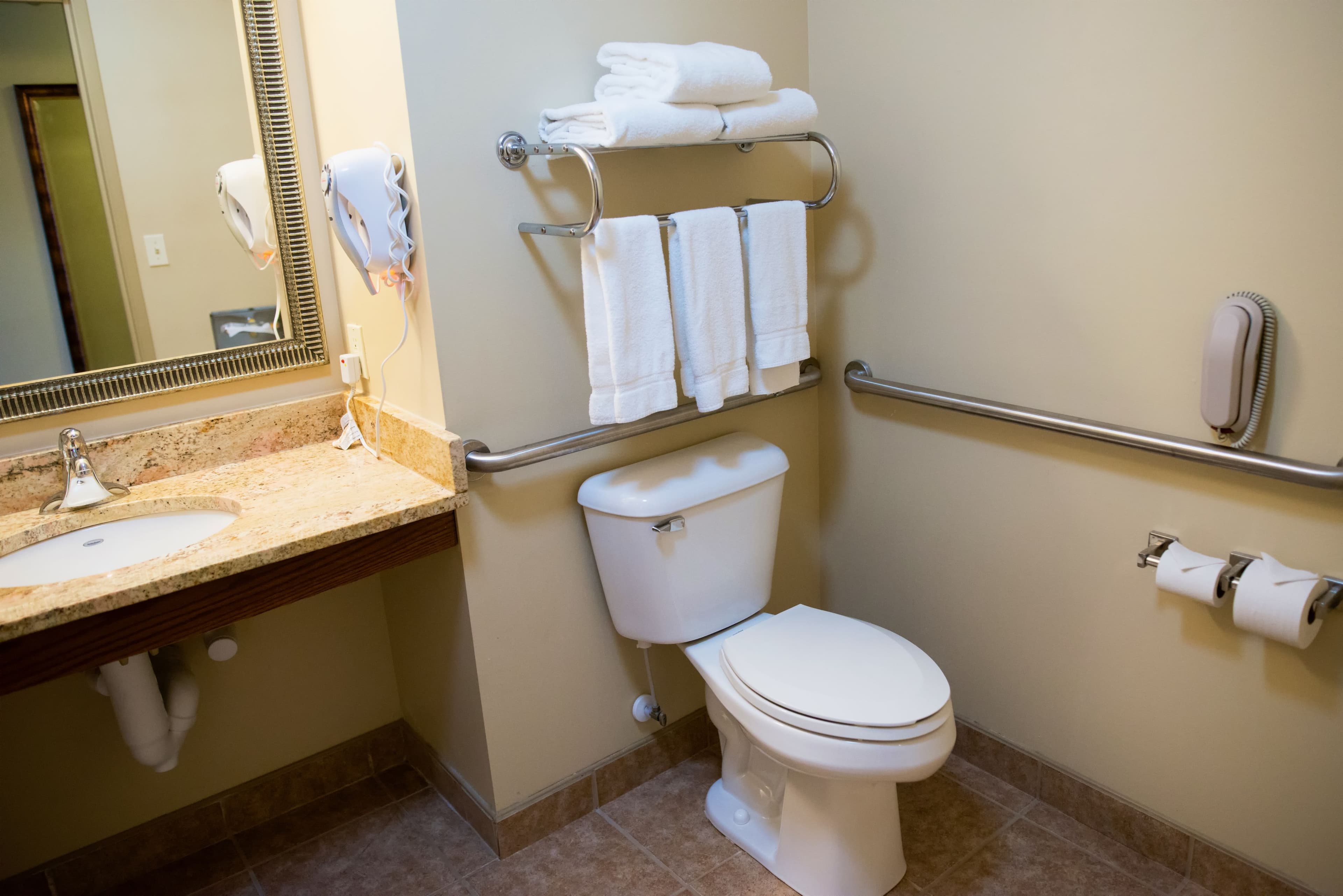 Holiday Inn Express Devils Lake — 15