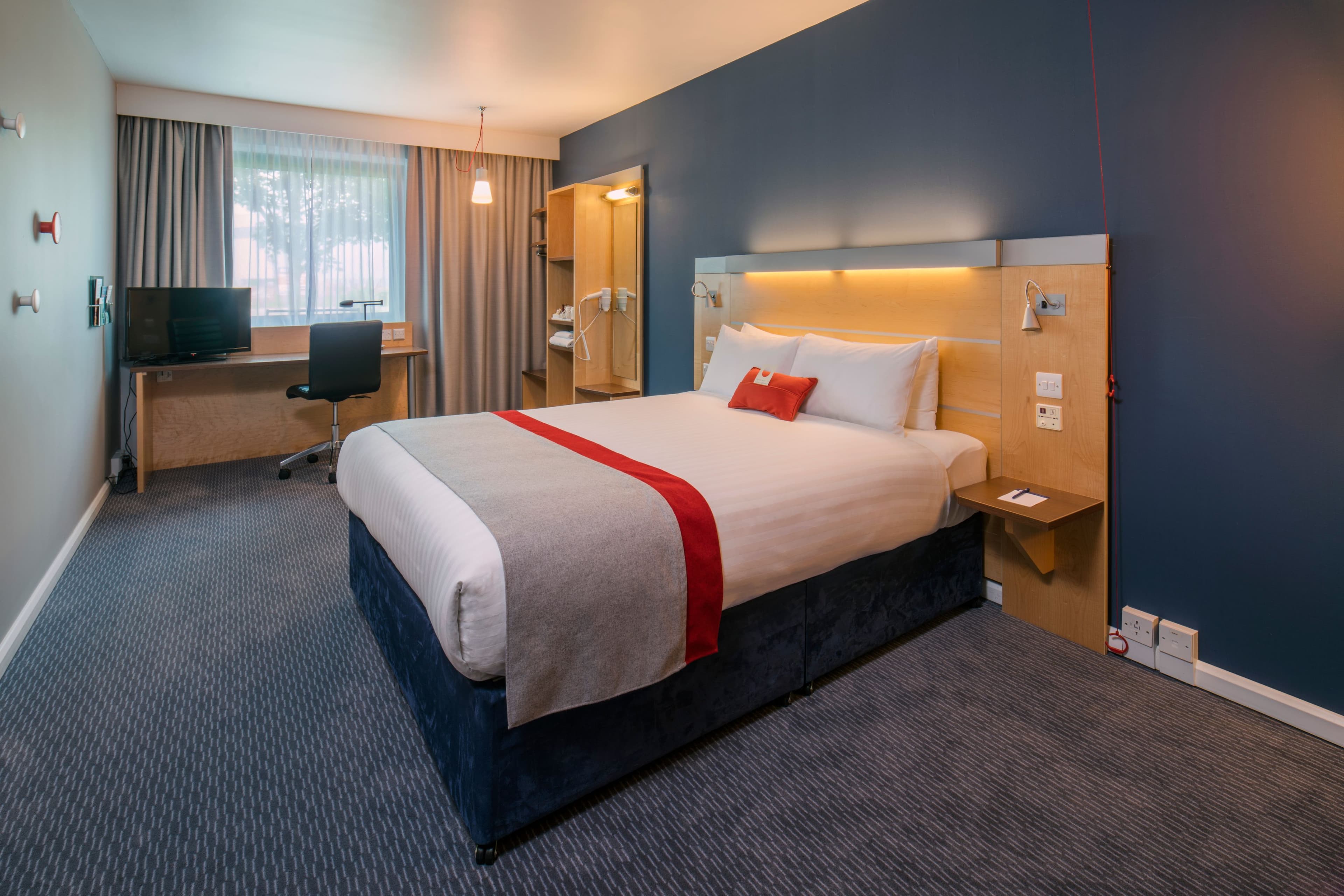 Holiday Inn Express Doncaster - Image 3