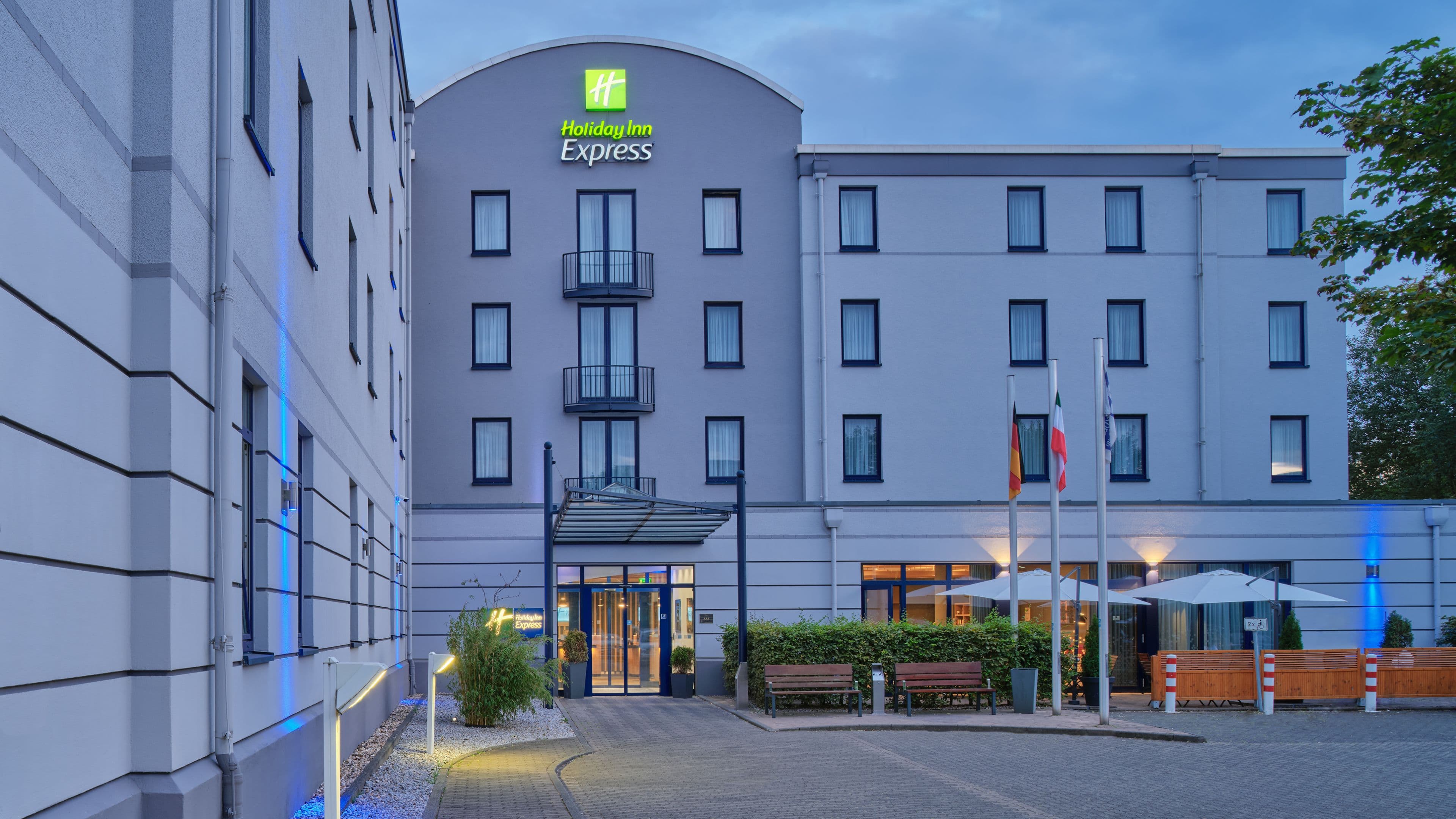 Holiday Inn Express Dortmund - Image 1
