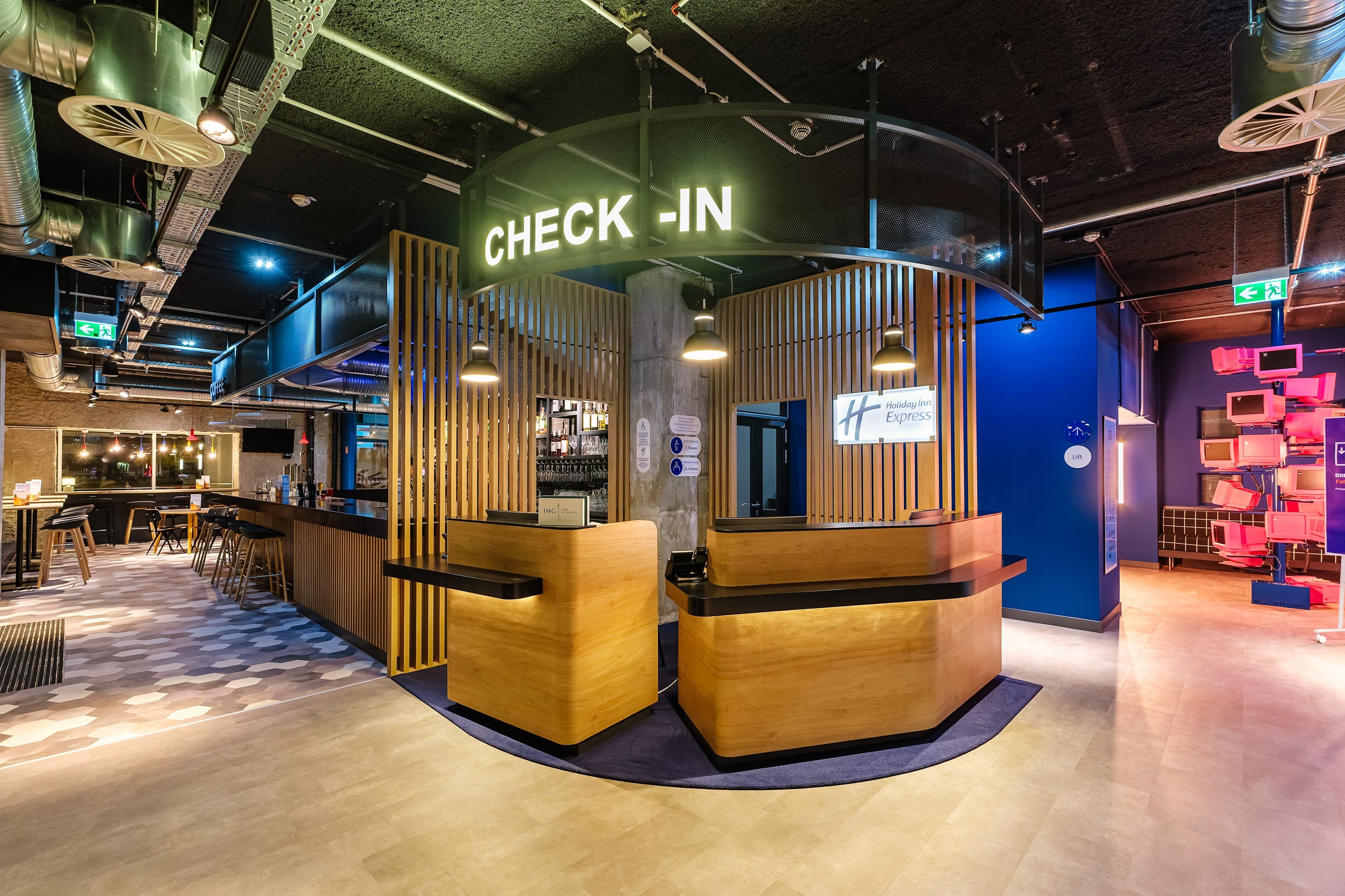 Holiday Inn Express Dresden Zentrum - Image 1