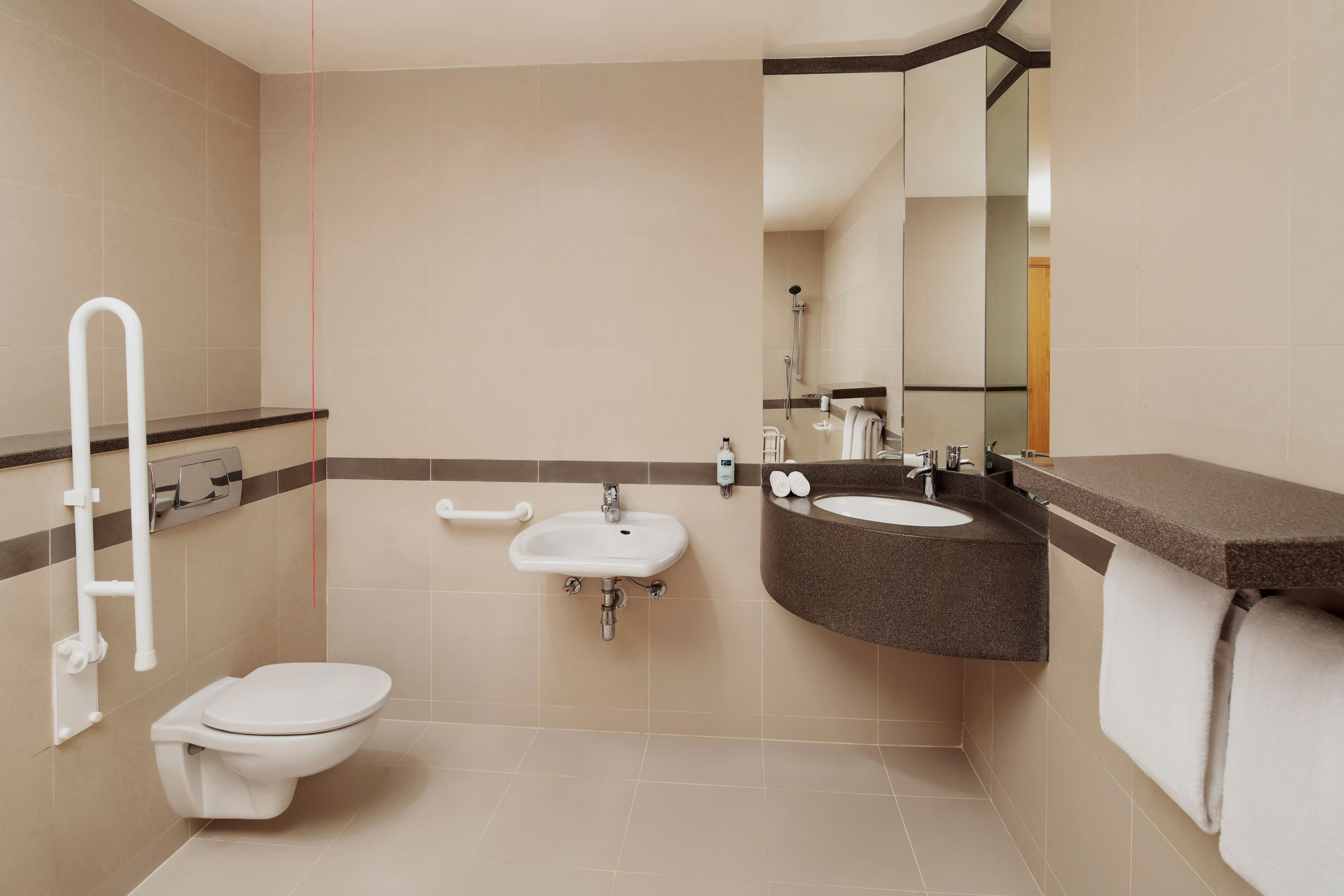 Holiday Inn Express Dubai Airport — 20