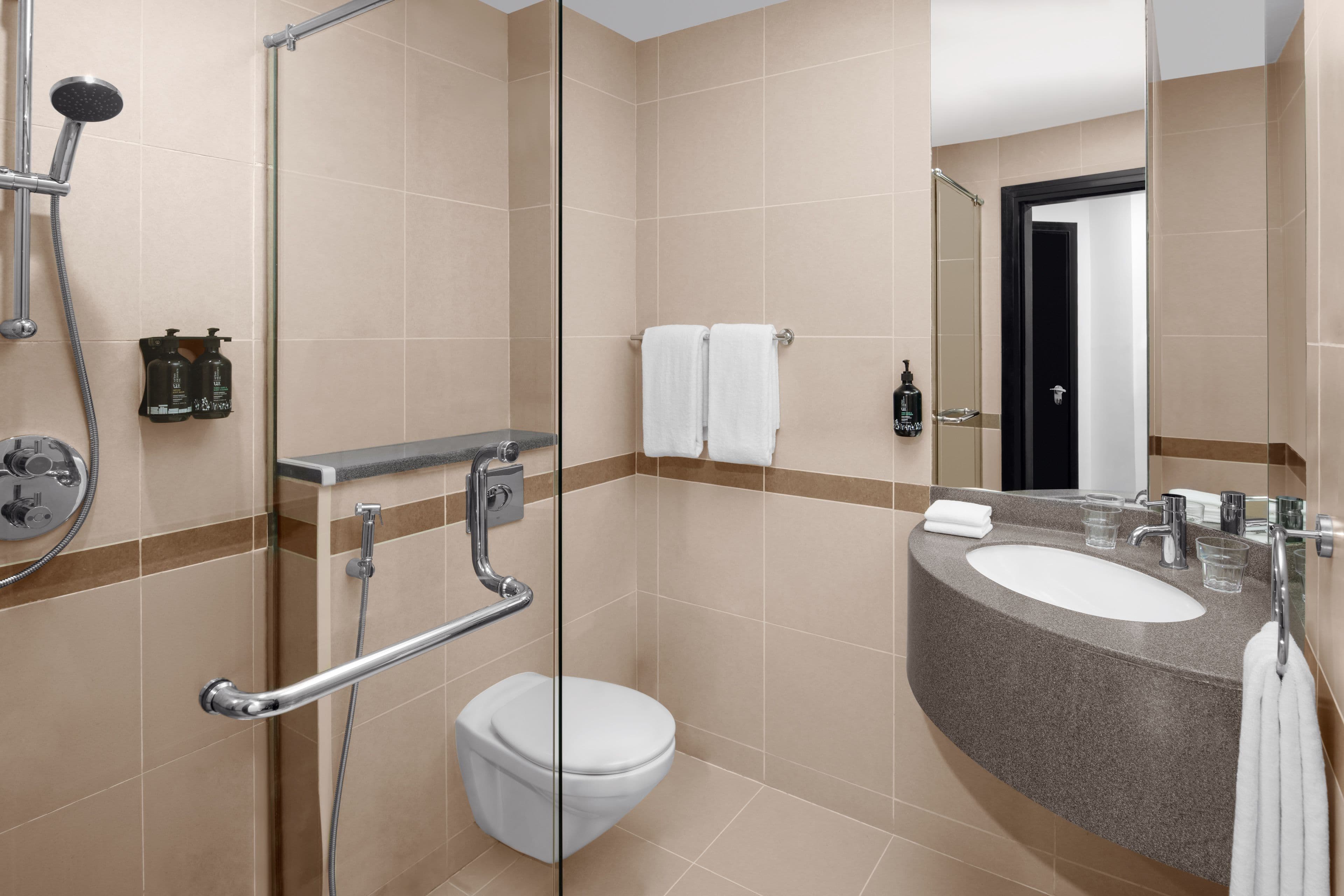 Holiday Inn Express Dubai - Safa Park - Image 4