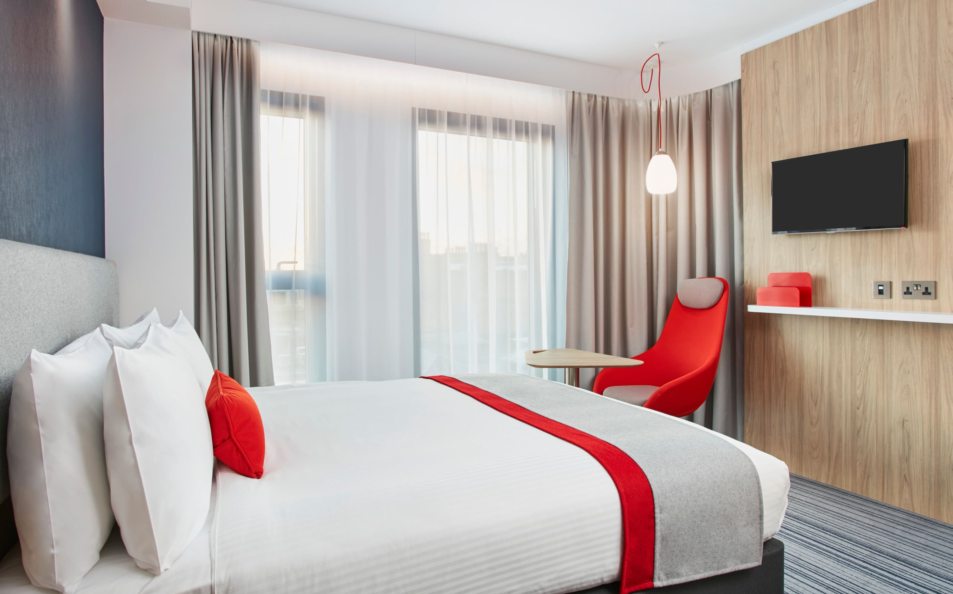 Holiday Inn Express Dublin City Centre - Image 2