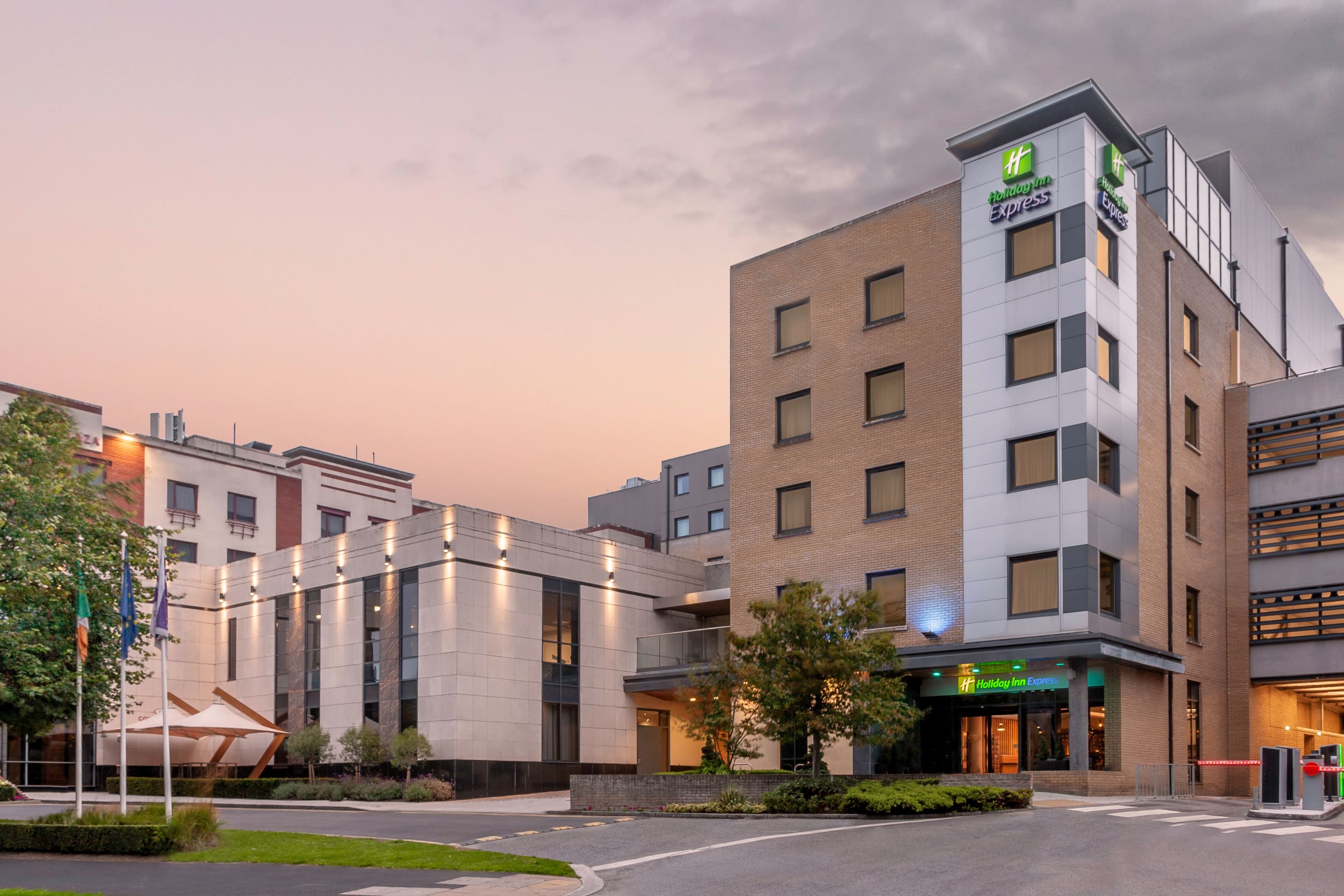 Holiday Inn Express Dublin Airport - Image 1