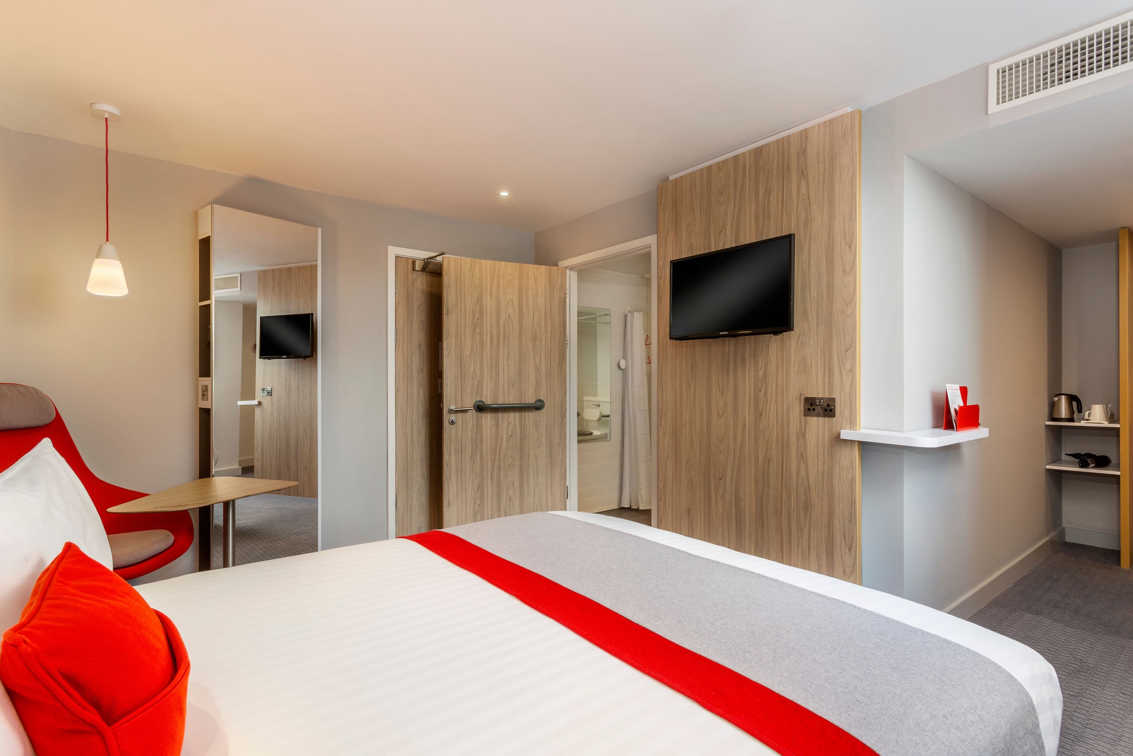 Standard Room with Free Hot Breakfast - Image 5