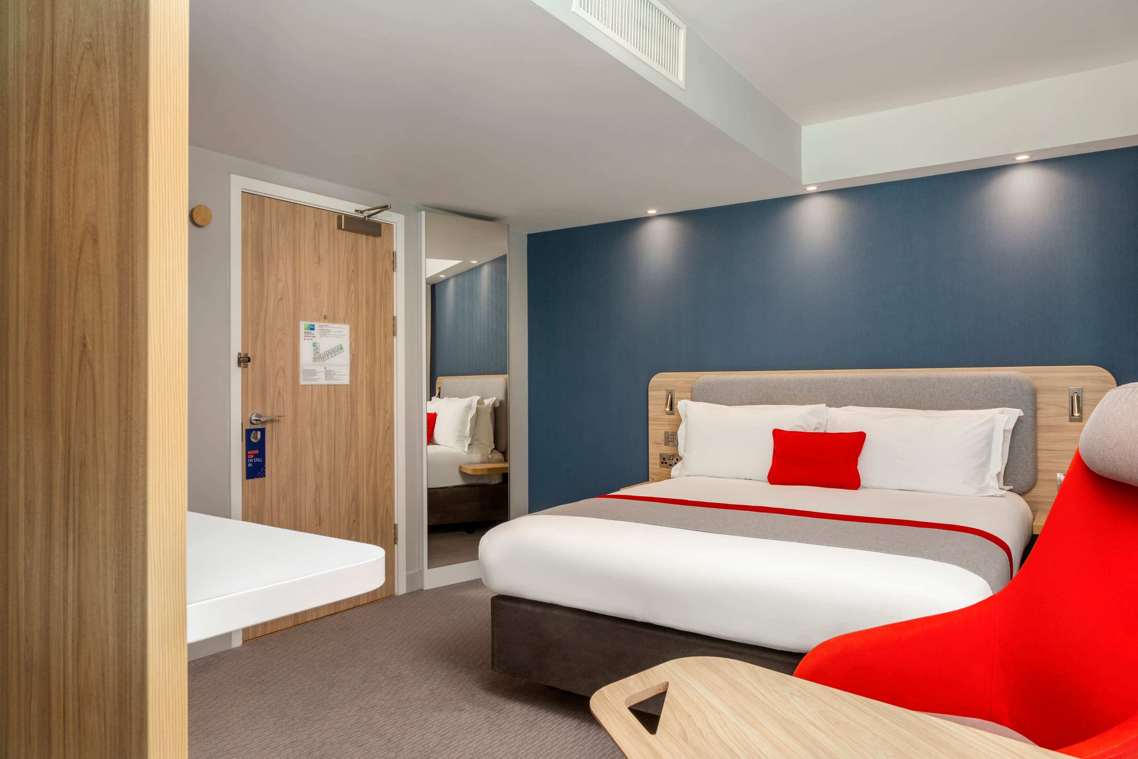 Standard Room with Free Hot Breakfast - Image 6