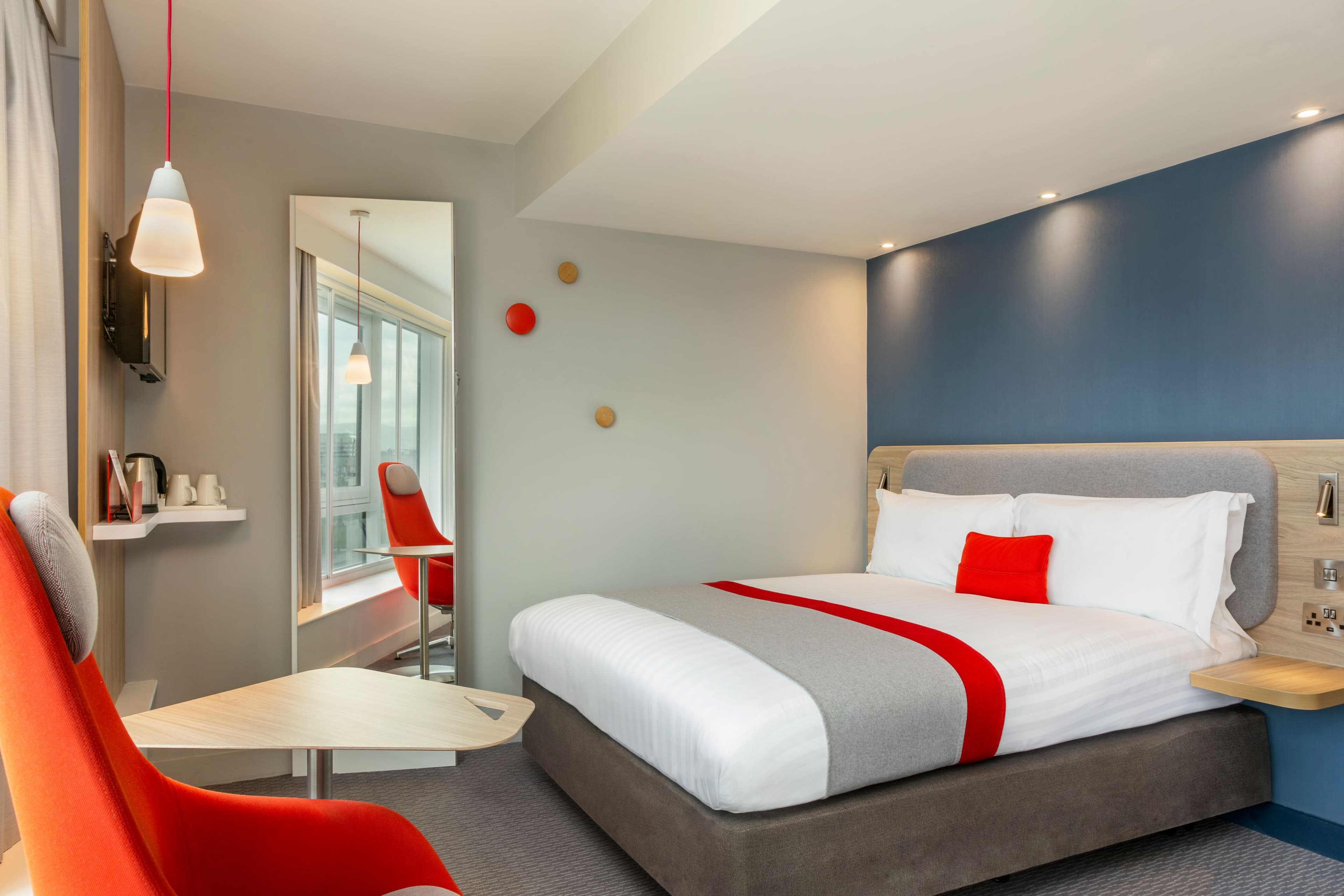 Standard Room with Free Hot Breakfast - Image 7