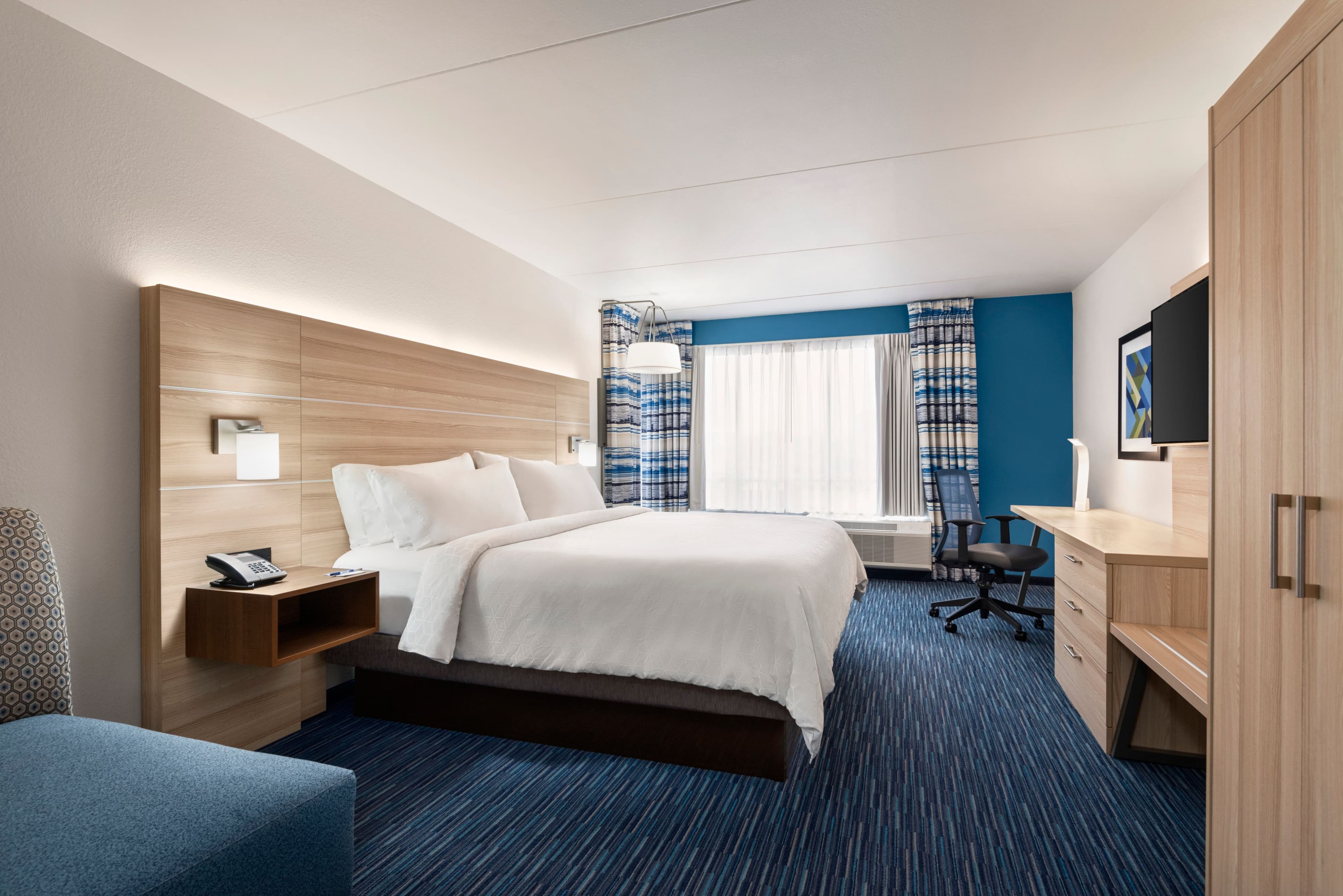 Holiday Inn Express Dumfries - Image 4