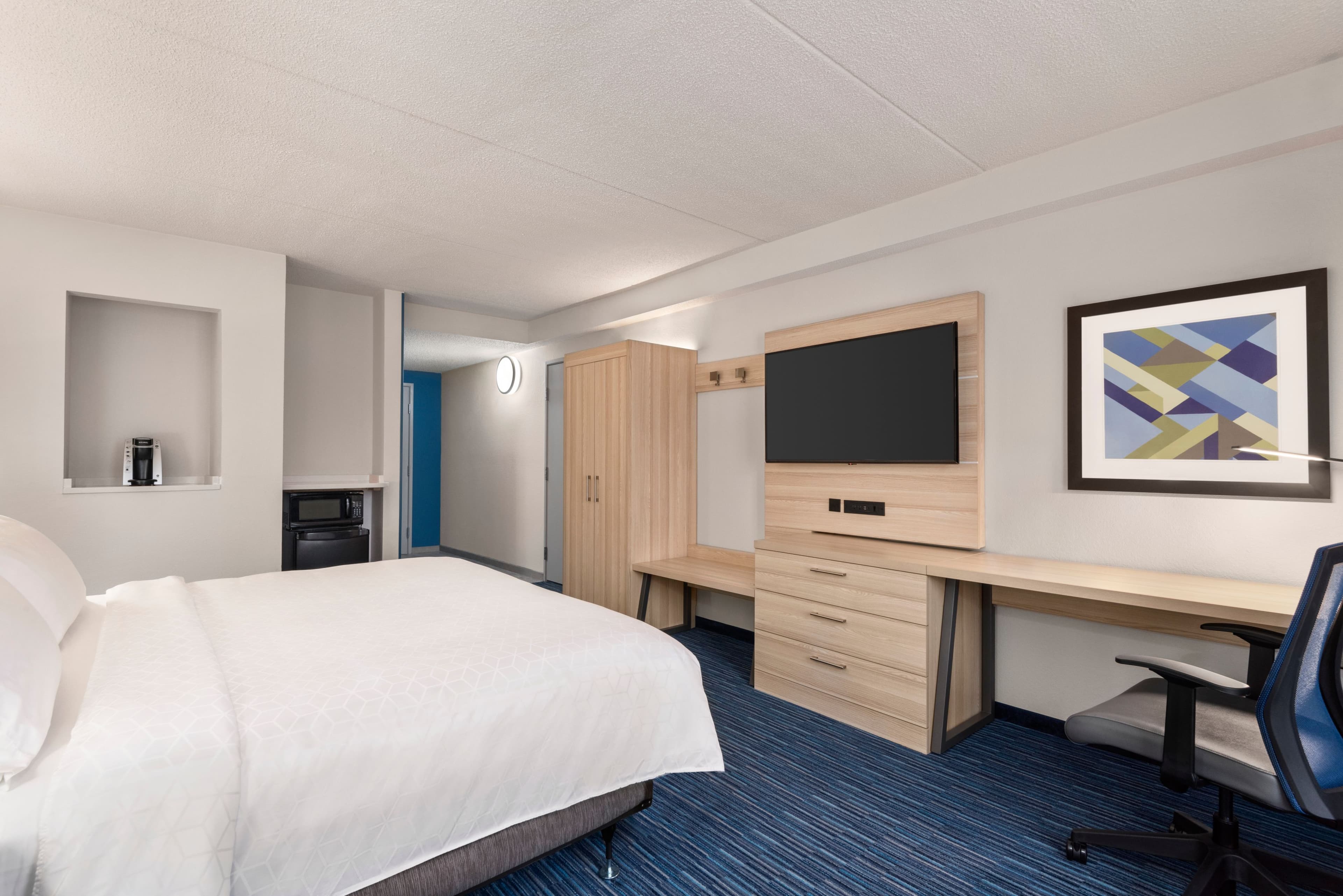 Holiday Inn Express Dumfries - Image 5