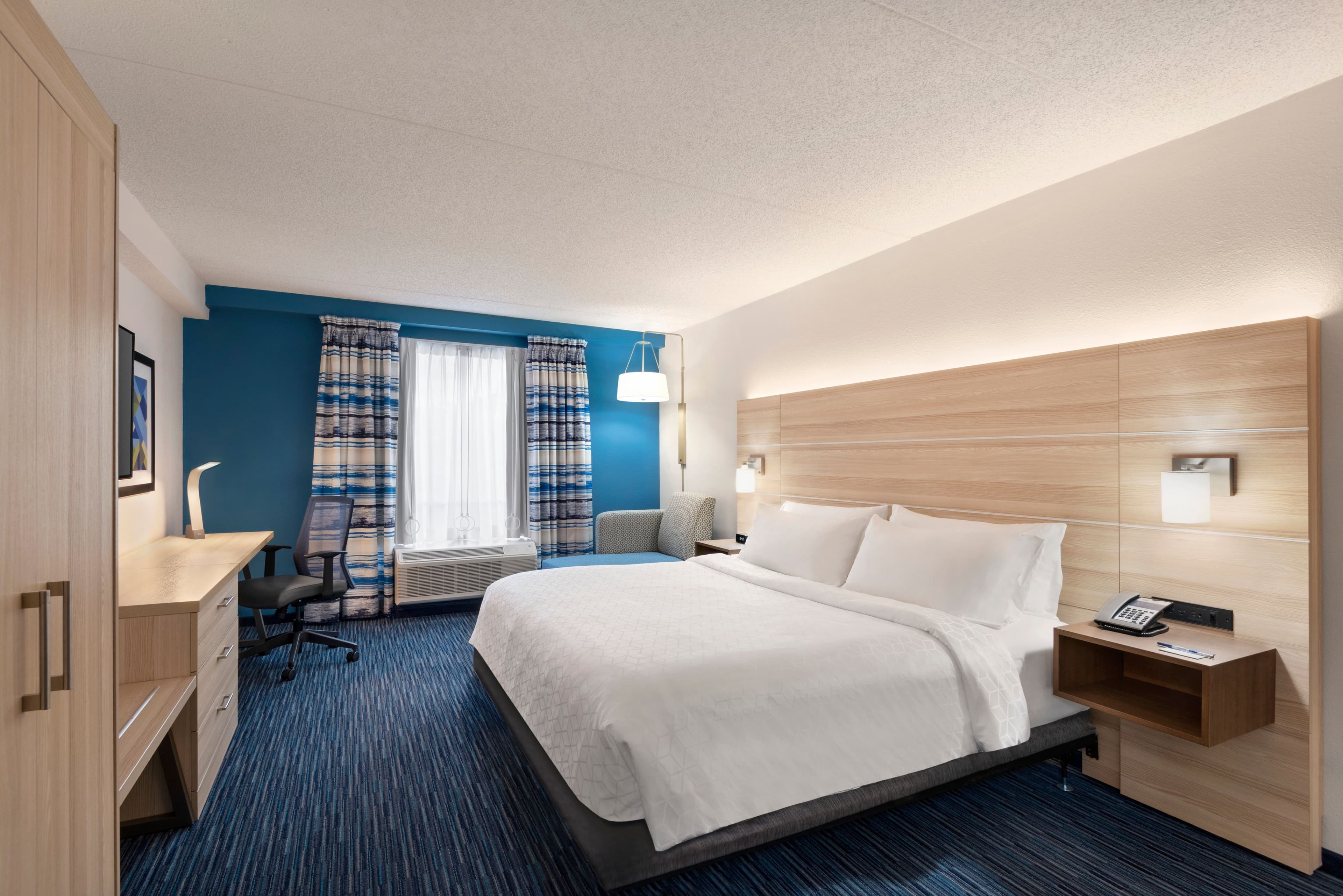 Holiday Inn Express Dumfries - Image 2