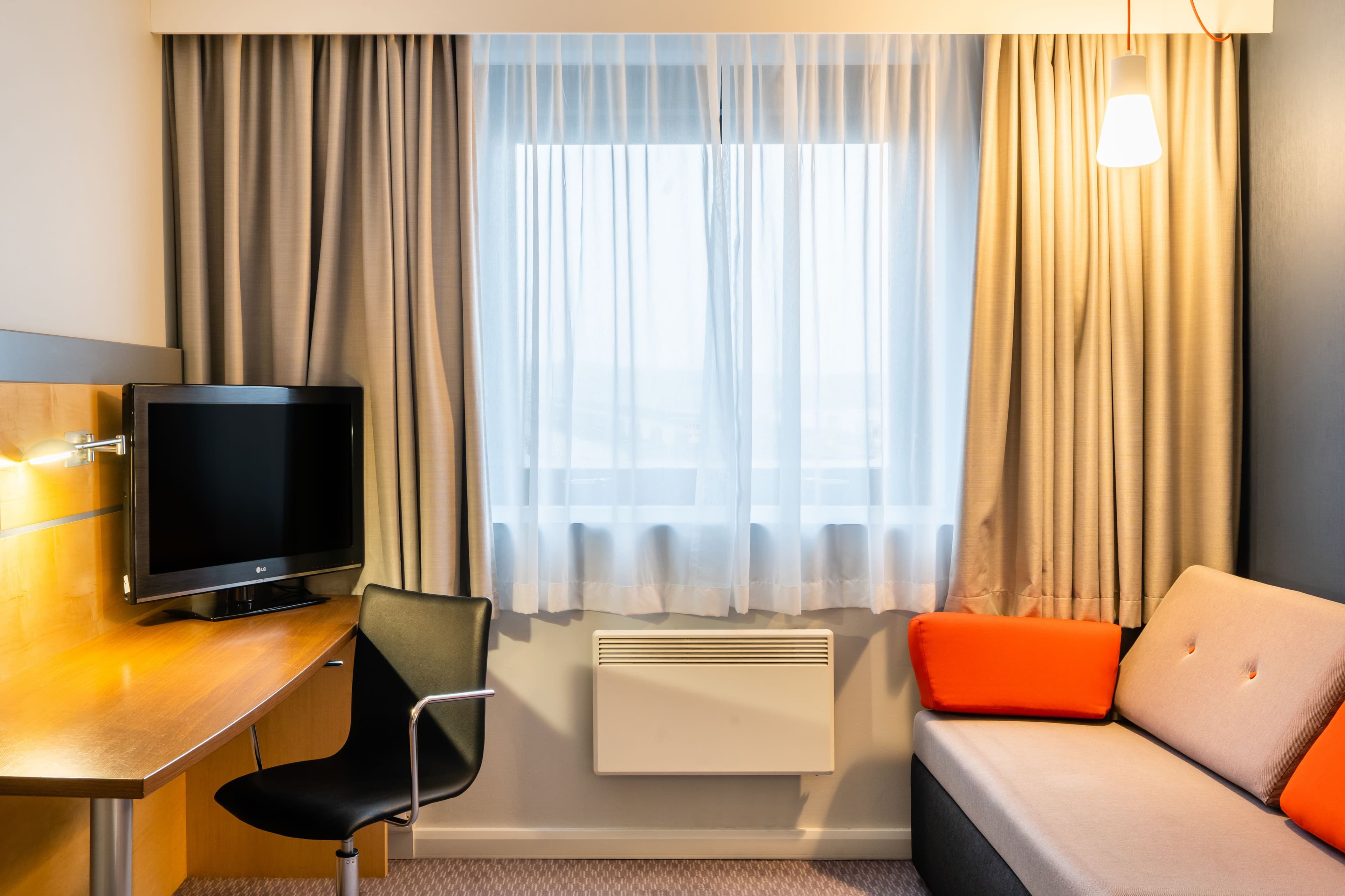 Holiday Inn Express Dundee — 6