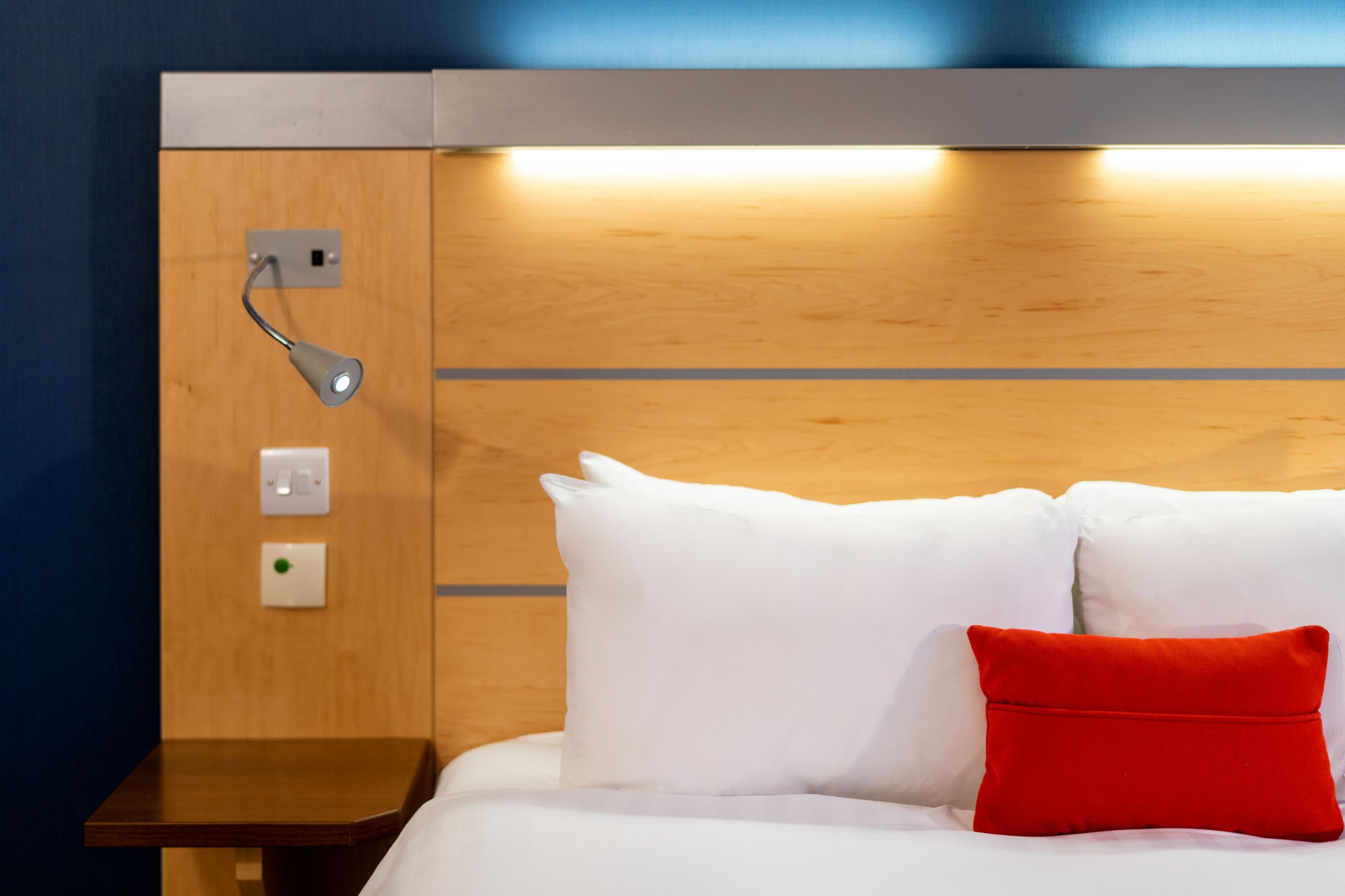 Holiday Inn Express Dundee — 8