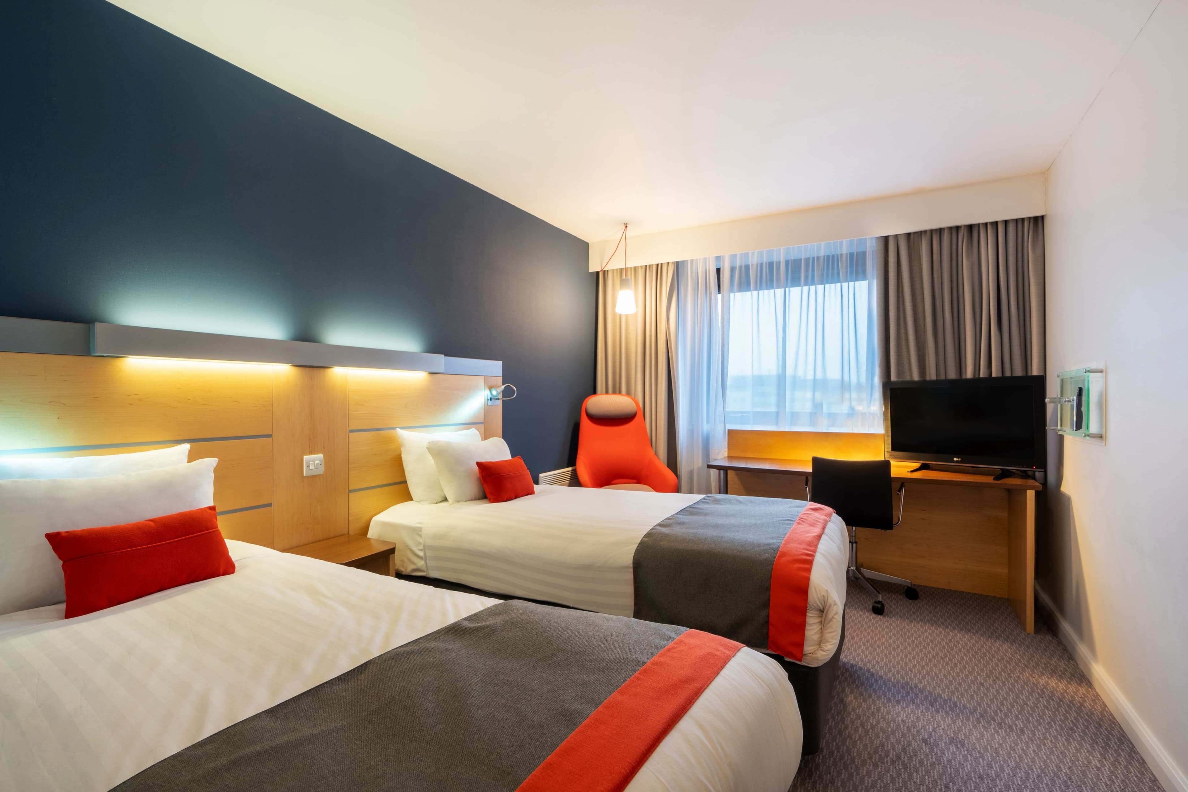 Holiday Inn Express Dundee — 16