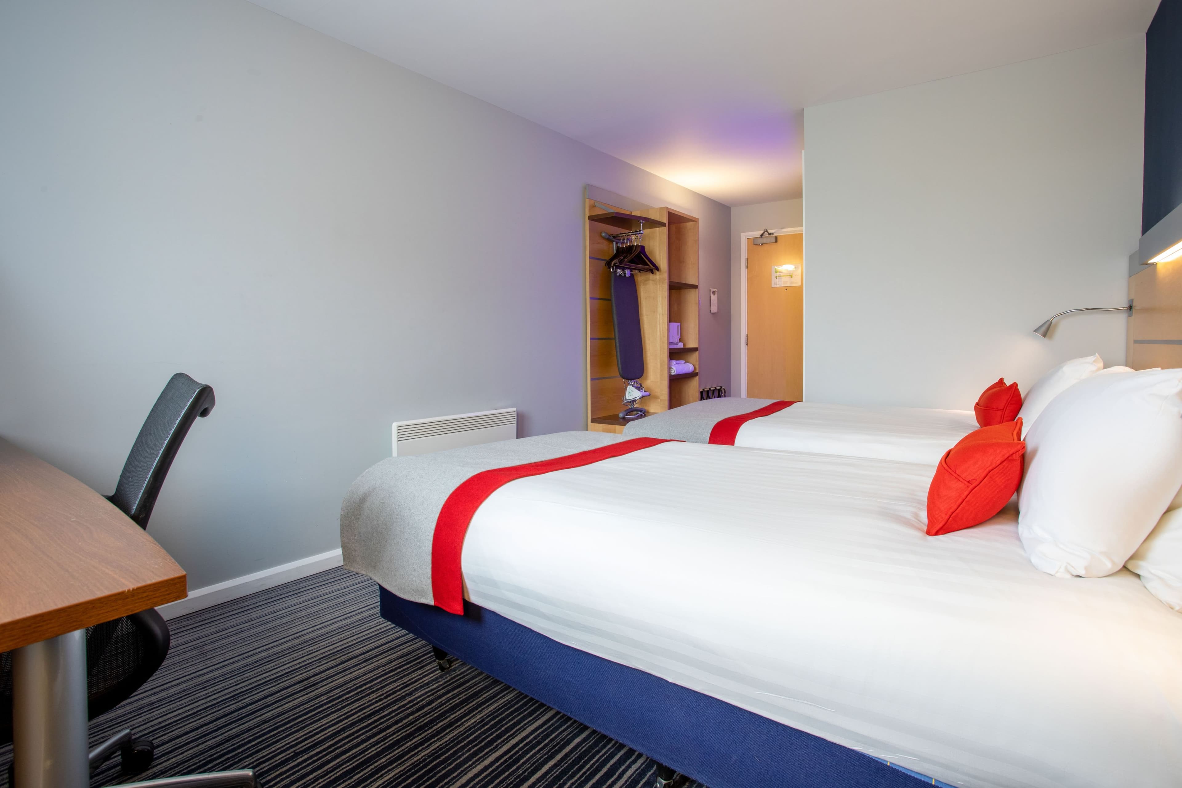 Holiday Inn Express Dunfermline — 31