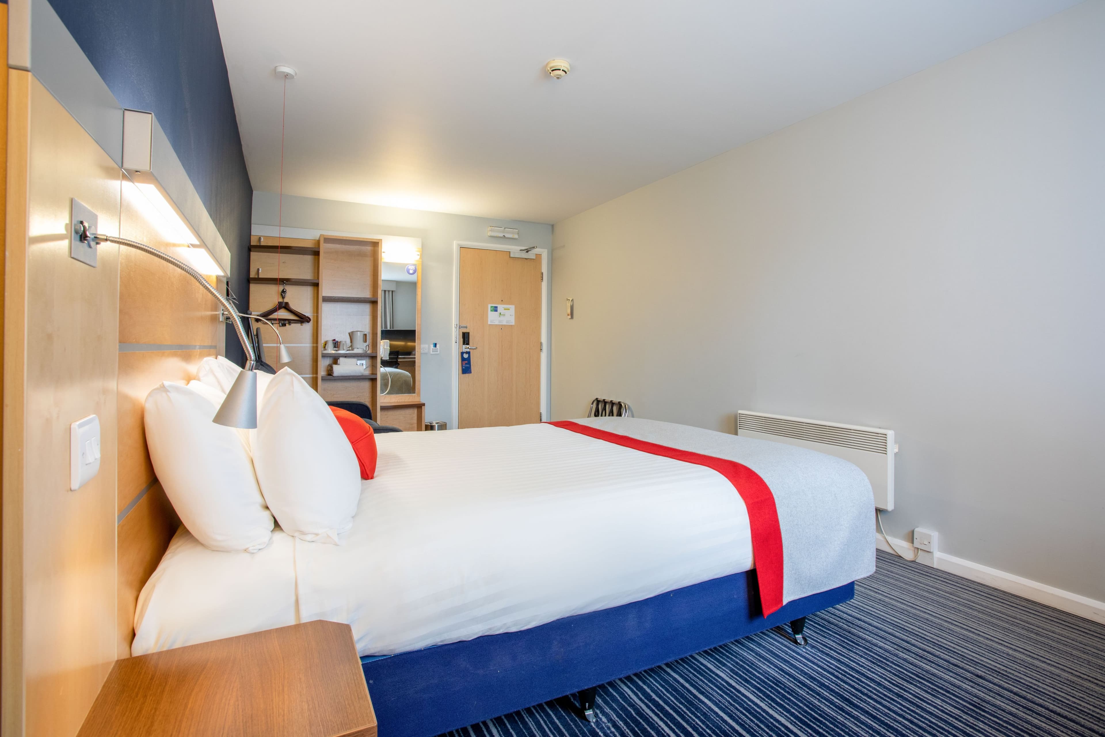 1 Double Accessible Sofa Bed with Free Hot Breakfast - Image 5