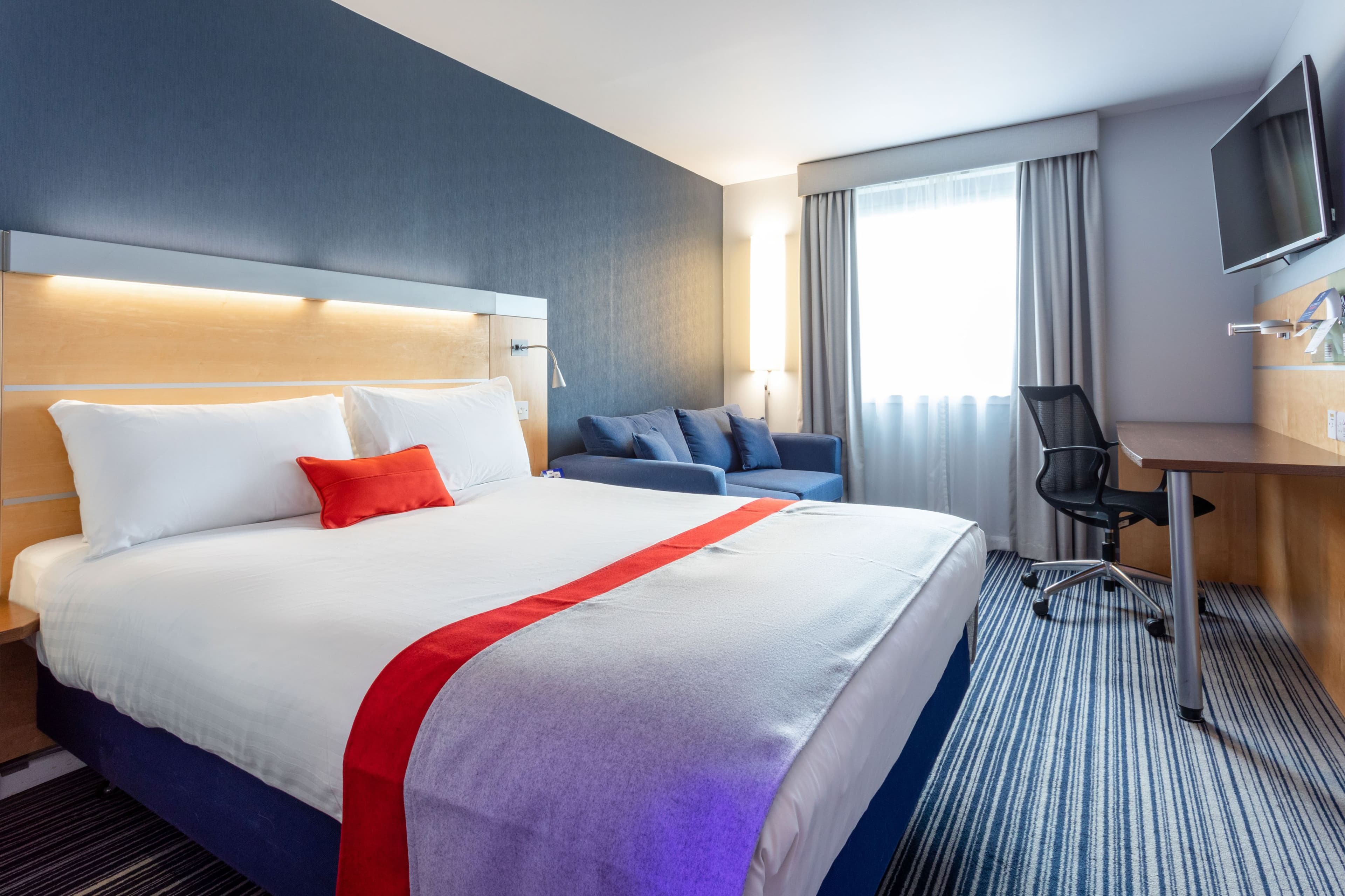 Holiday Inn Express Dunfermline — 11