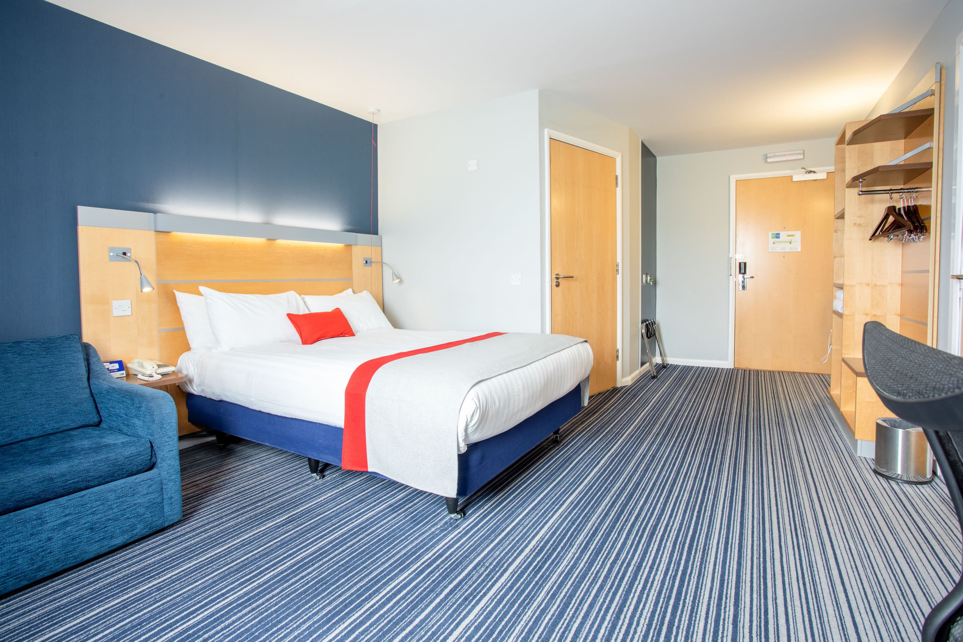 1 Double Accessible Sofa Bed with Free Hot Breakfast - Image 6