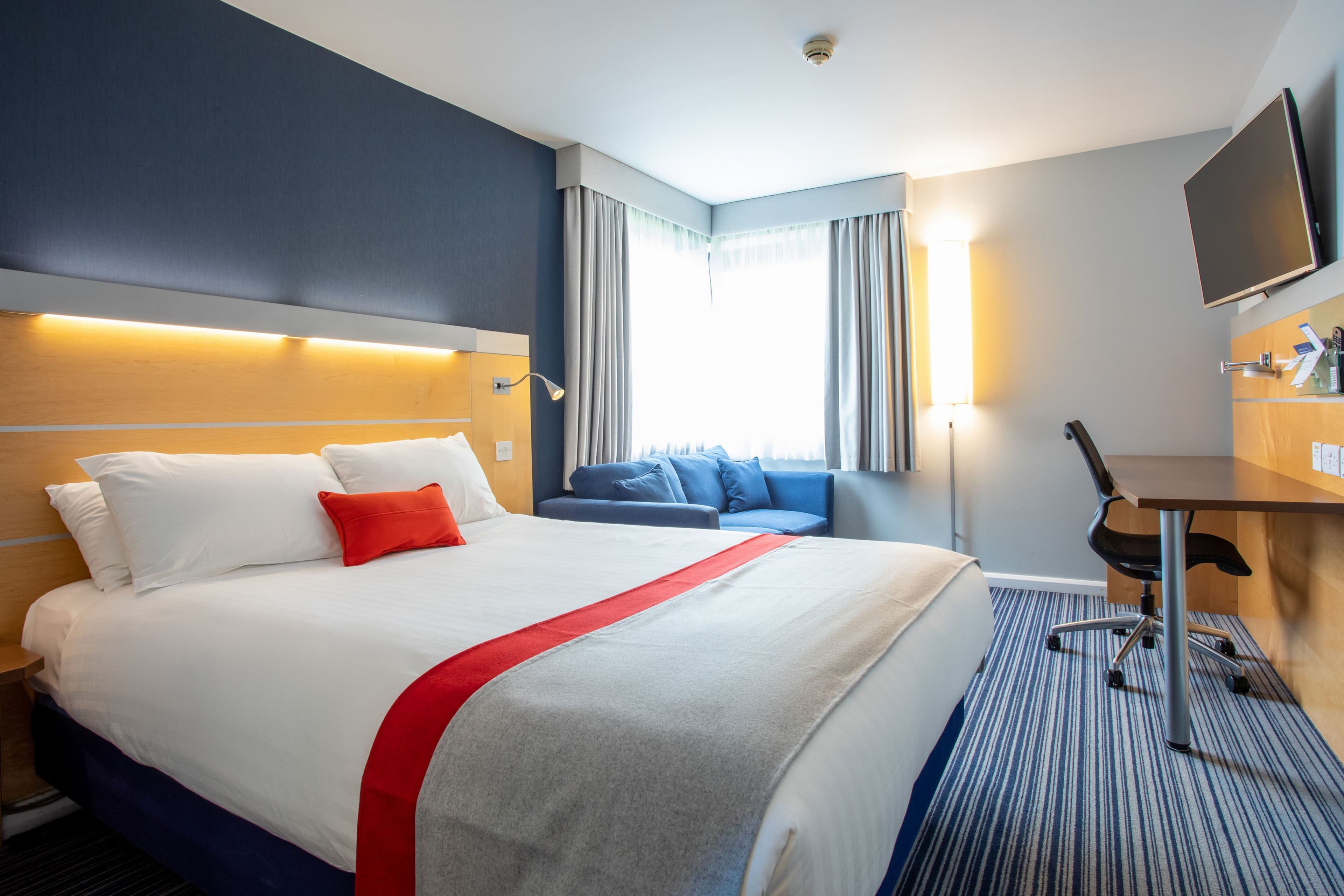 Holiday Inn Express Dunfermline — 18