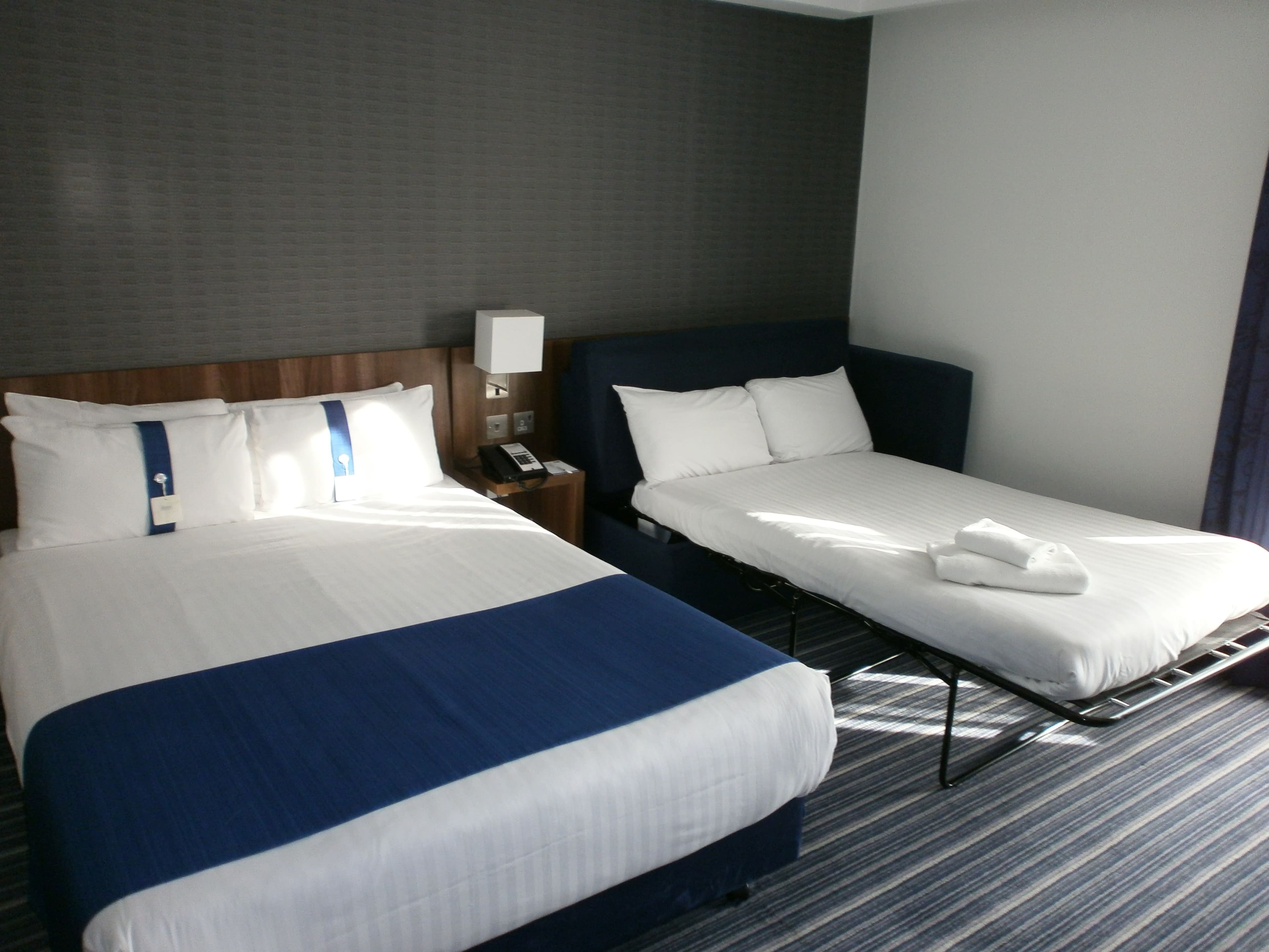 Holiday Inn Express Dunstable — 8