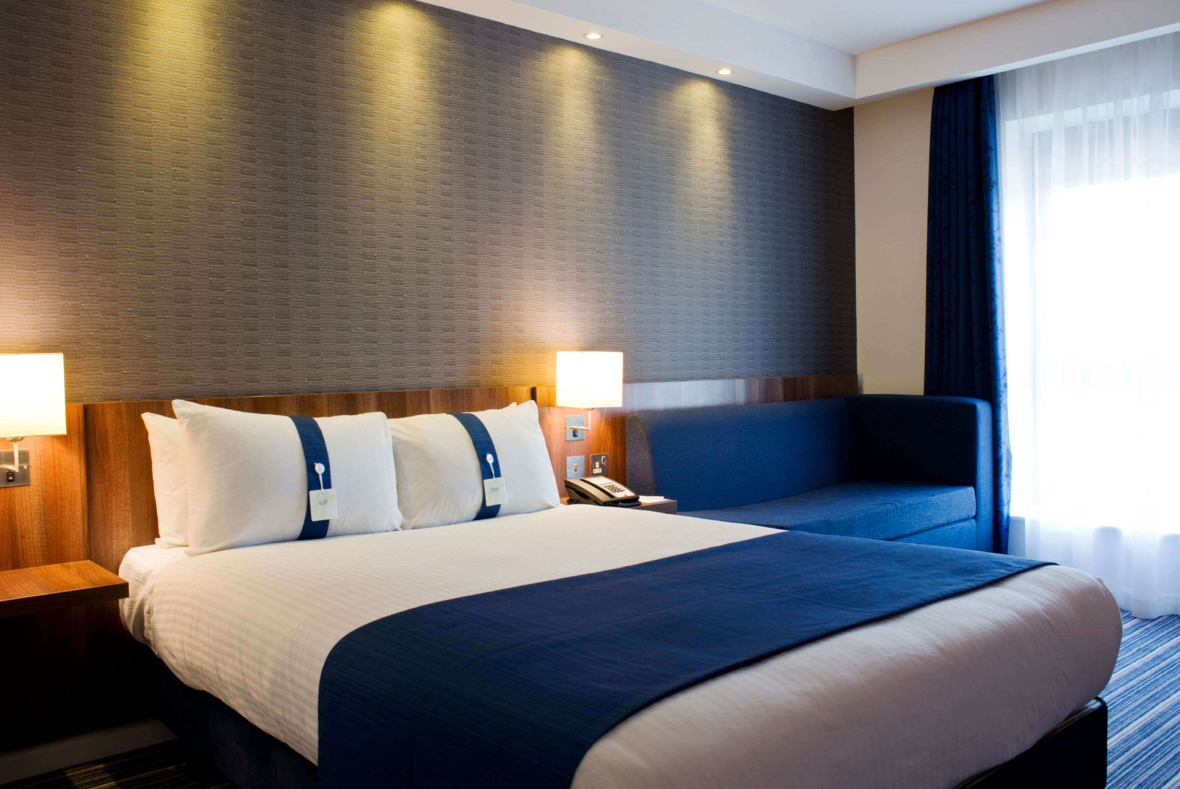 Holiday Inn Express Dunstable — 9
