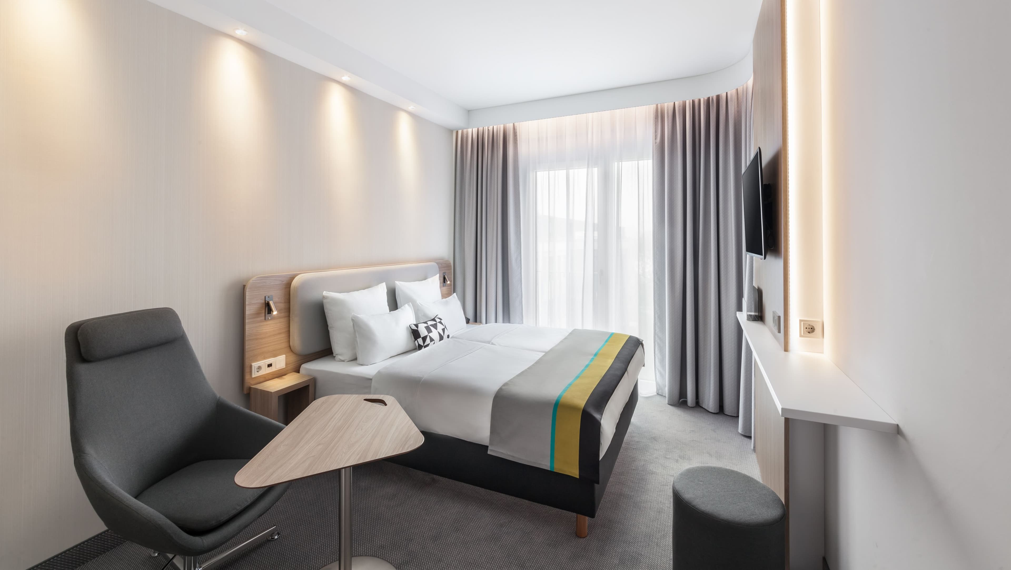 Holiday Inn Express Düsseldorf - Hauptbahnhof — 7