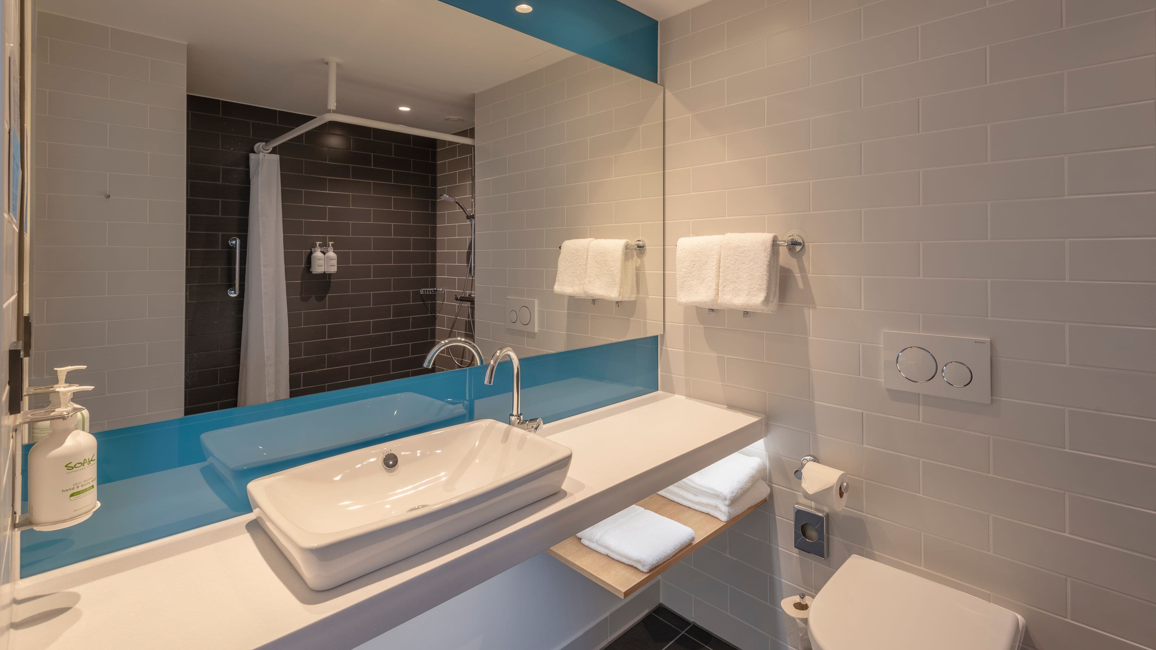 Holiday Inn Express Düsseldorf - Hauptbahnhof — 6
