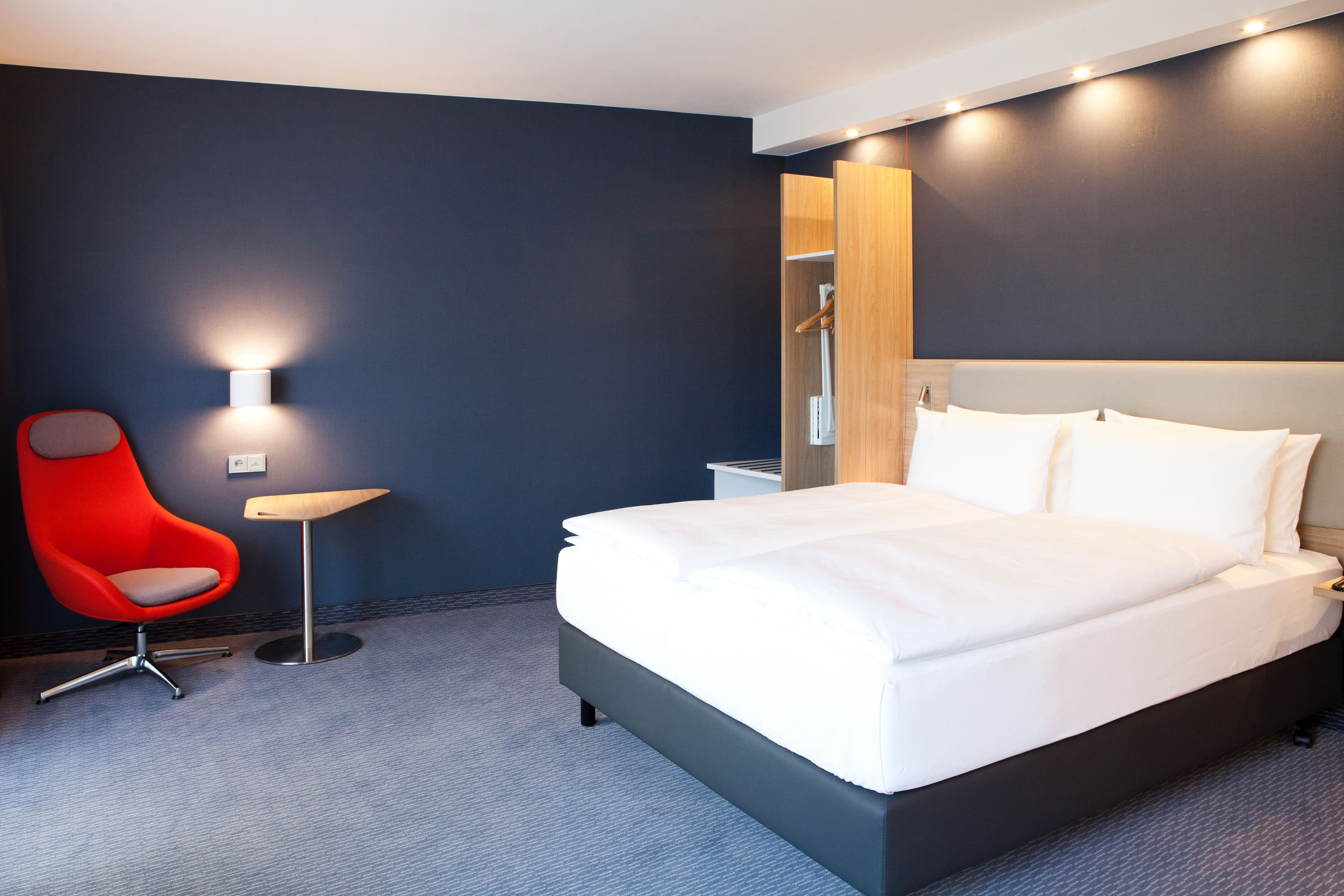Holiday Inn Express Düsseldorf Airport - Image 4