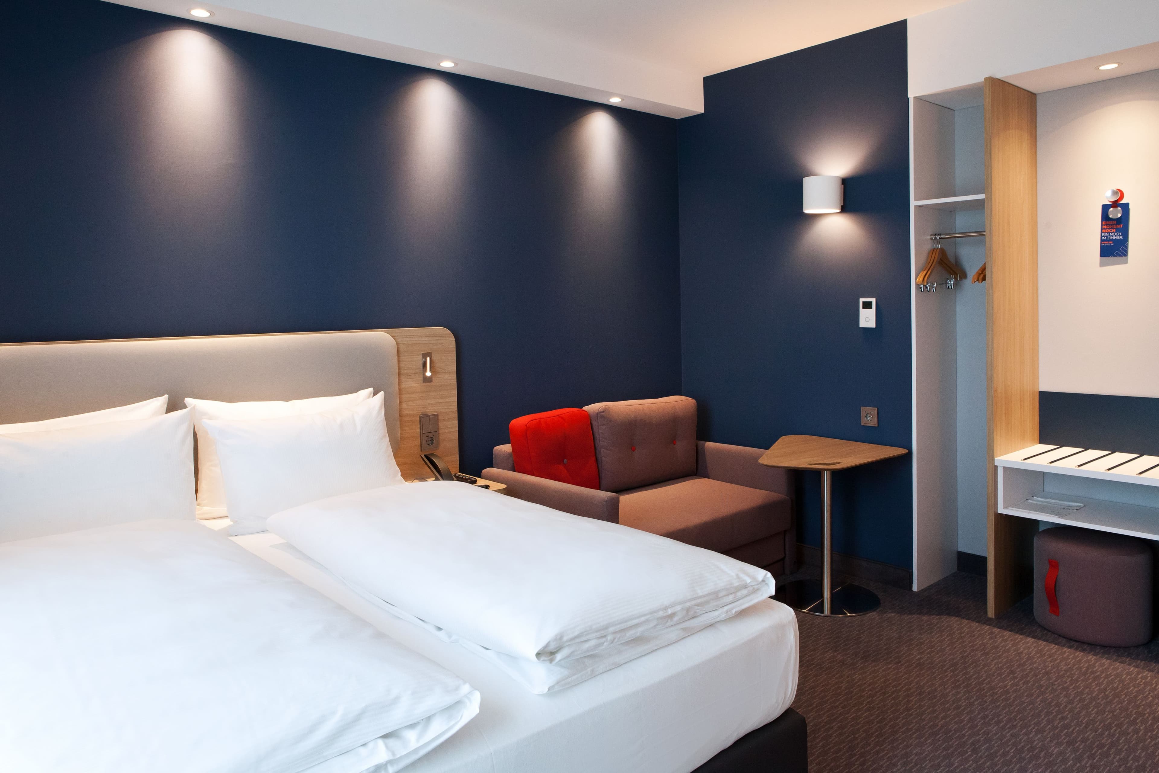 Holiday Inn Express Düsseldorf Airport — 9
