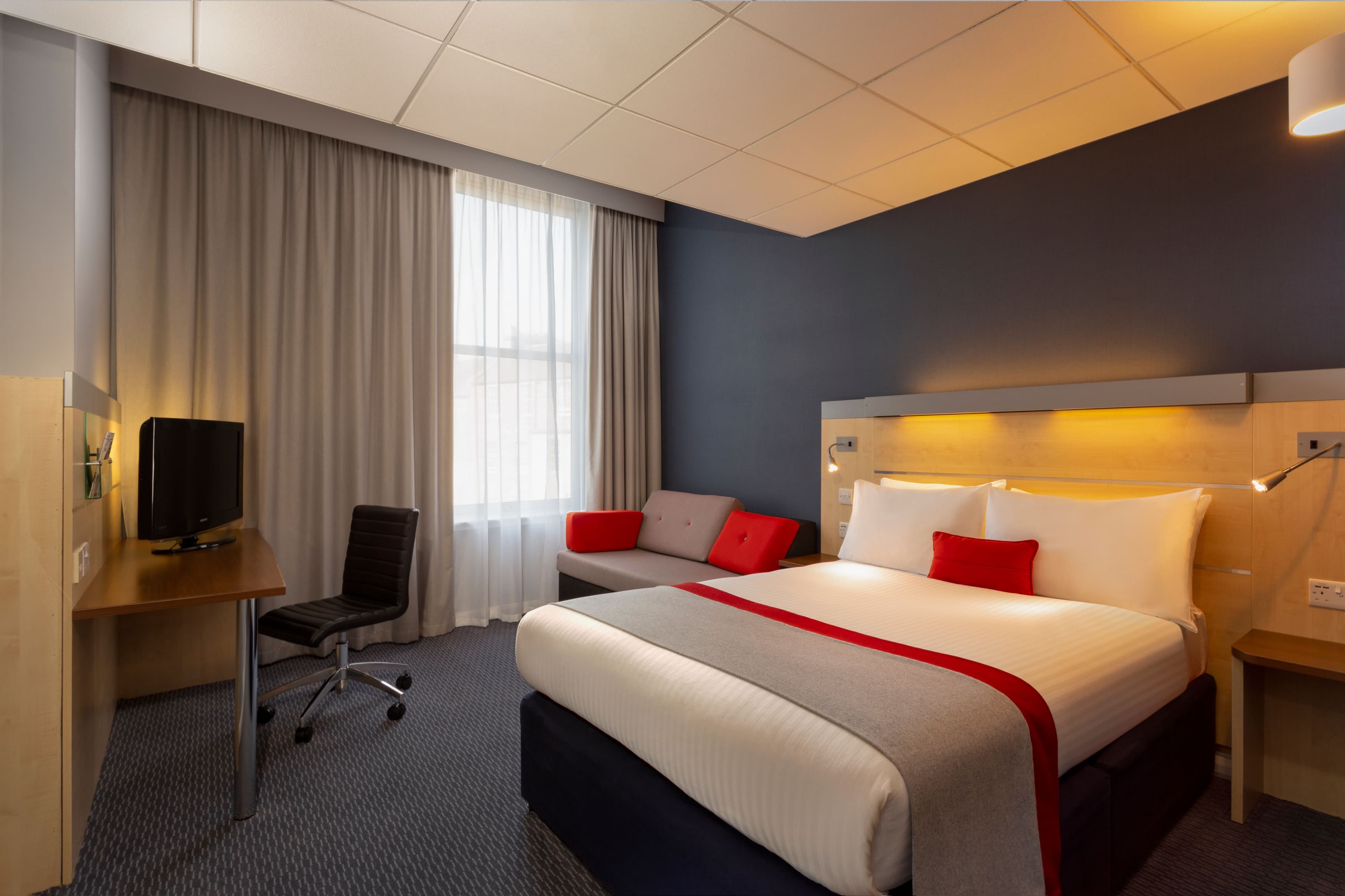 Holiday Inn Express Edinburgh City Centre — 7