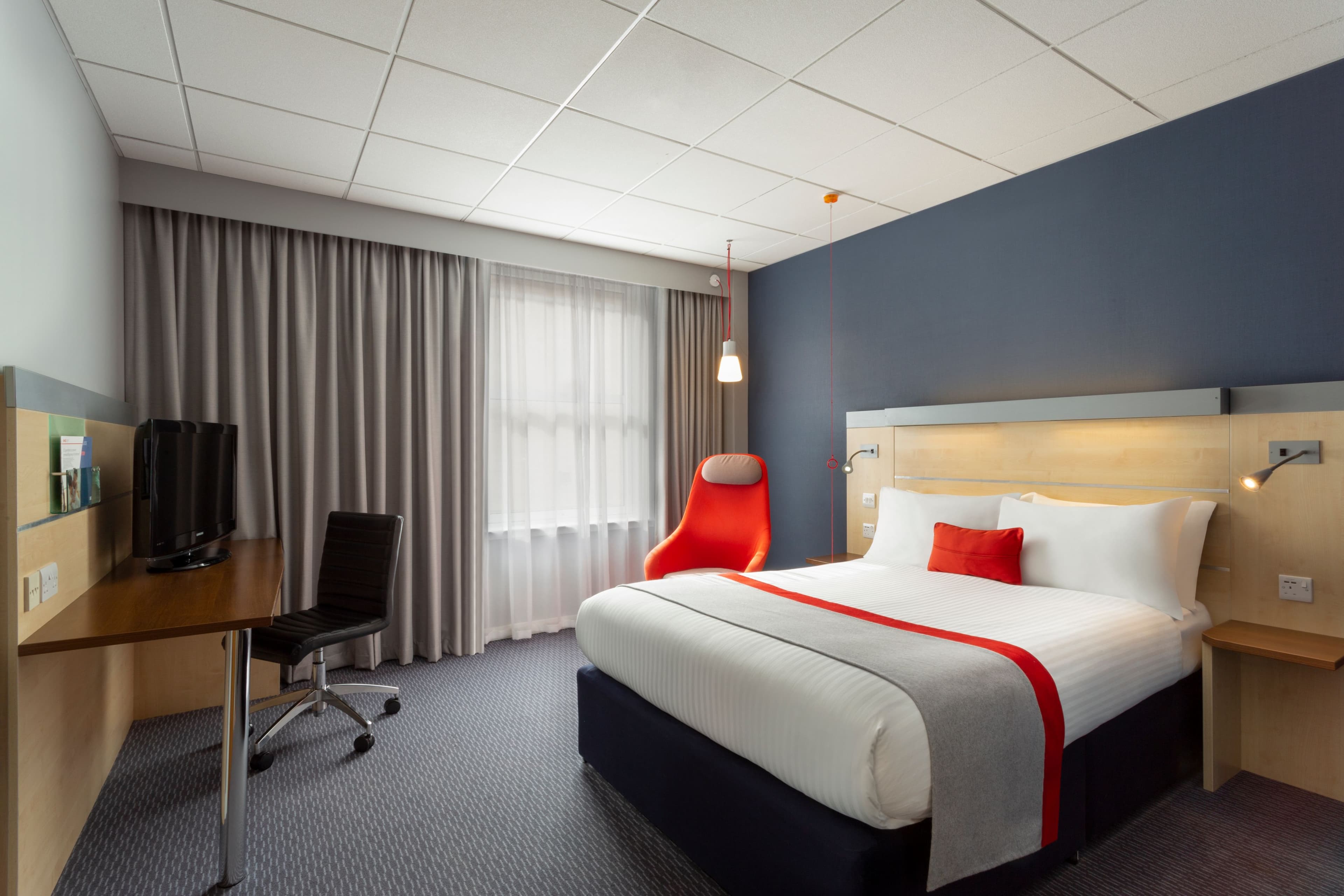 Holiday Inn Express Edinburgh City Centre — 12
