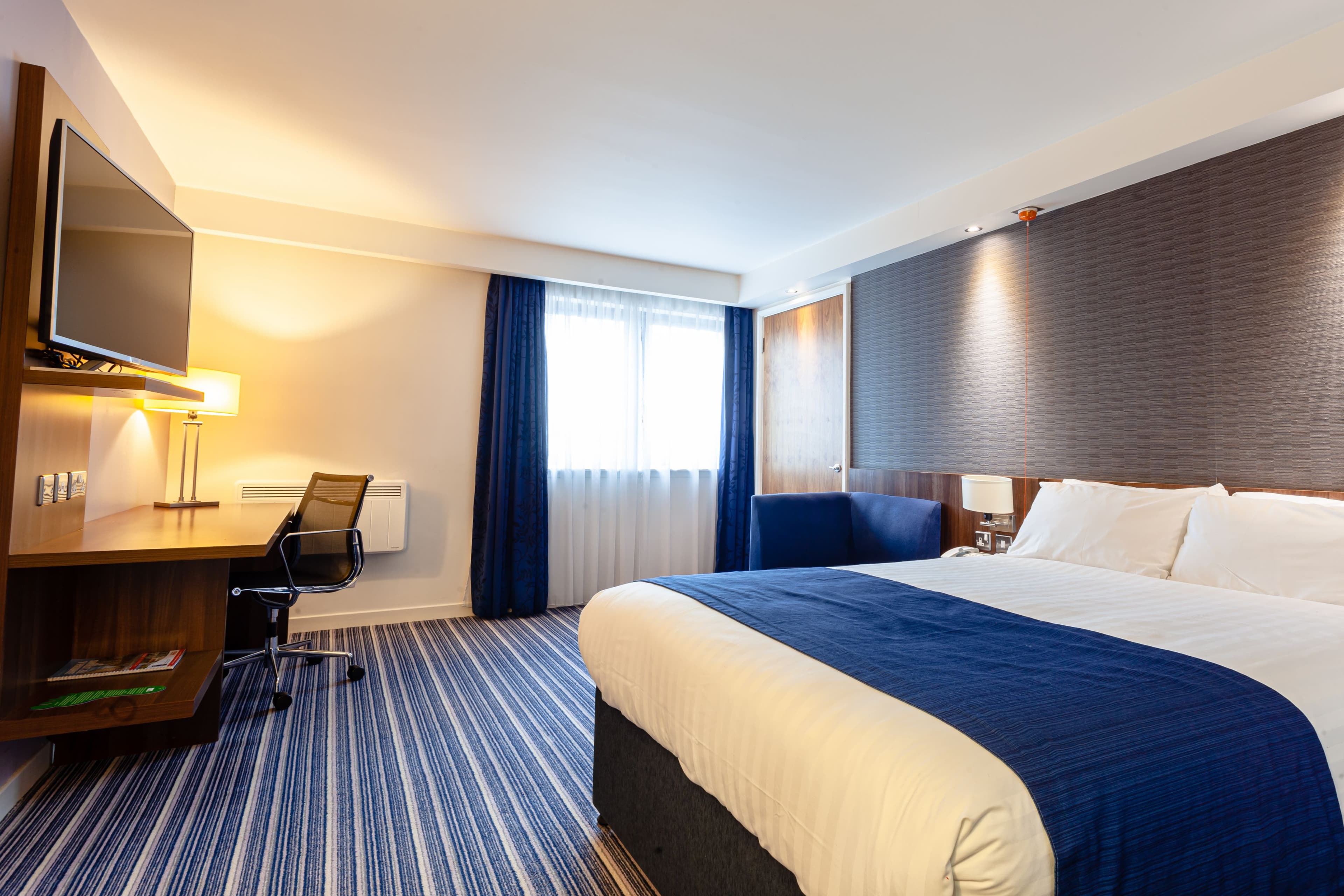 Holiday Inn Express Edinburgh Airport — 34