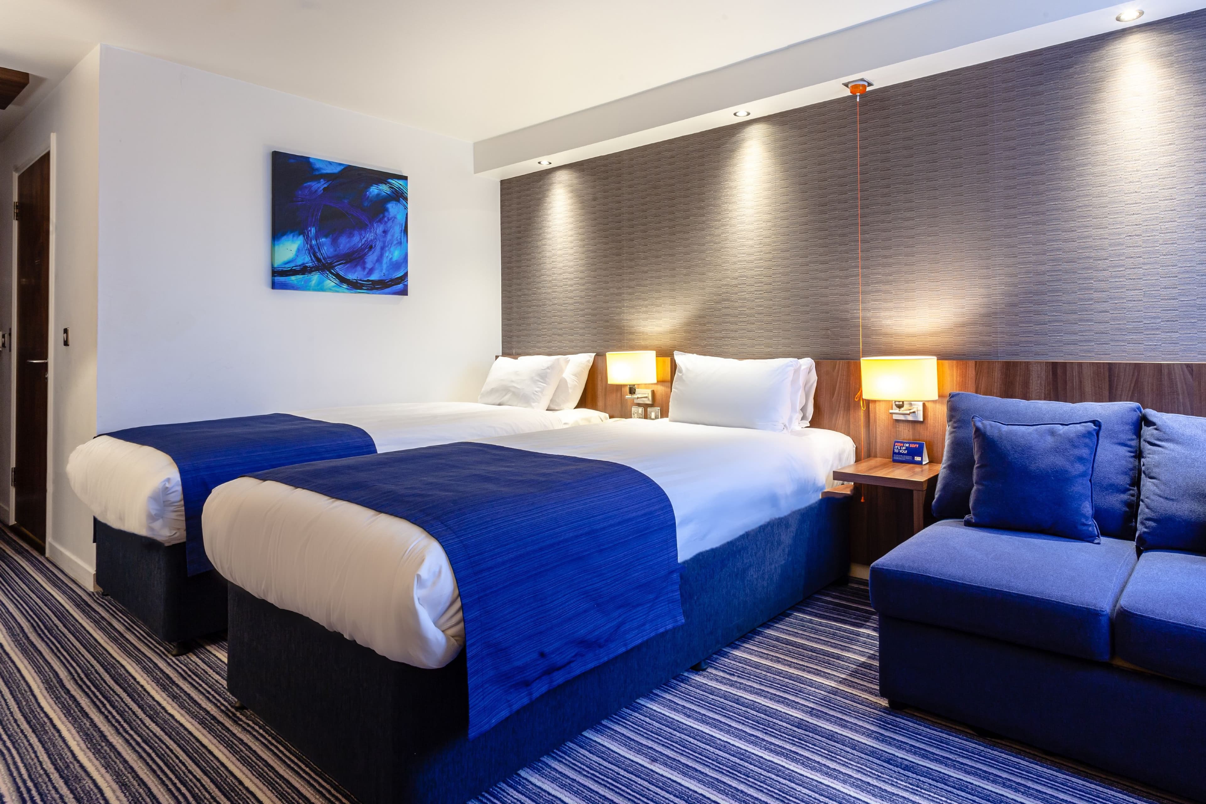 Holiday Inn Express Edinburgh Airport — 48