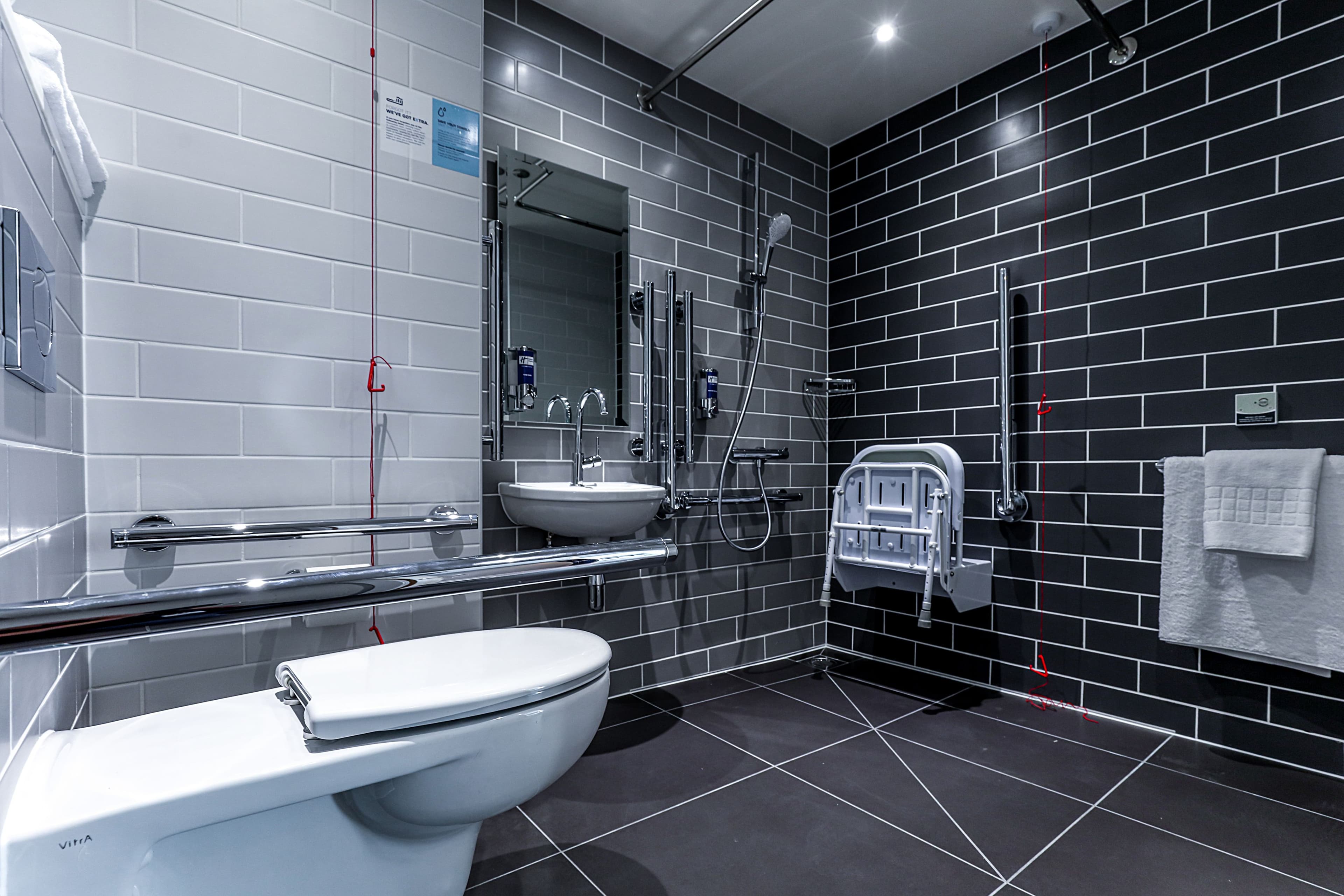 Holiday Inn Express Edinburgh - City West — 15