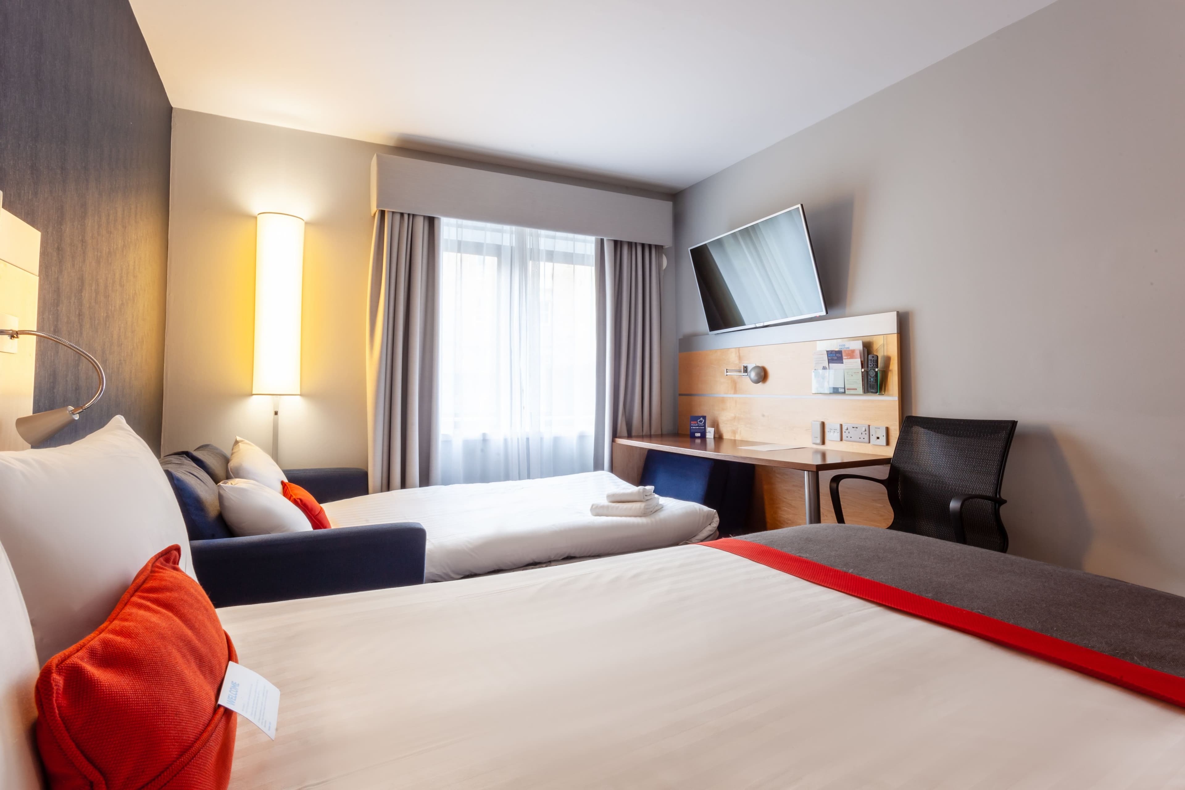 Holiday Inn Express Edinburgh - Royal Mile — 9