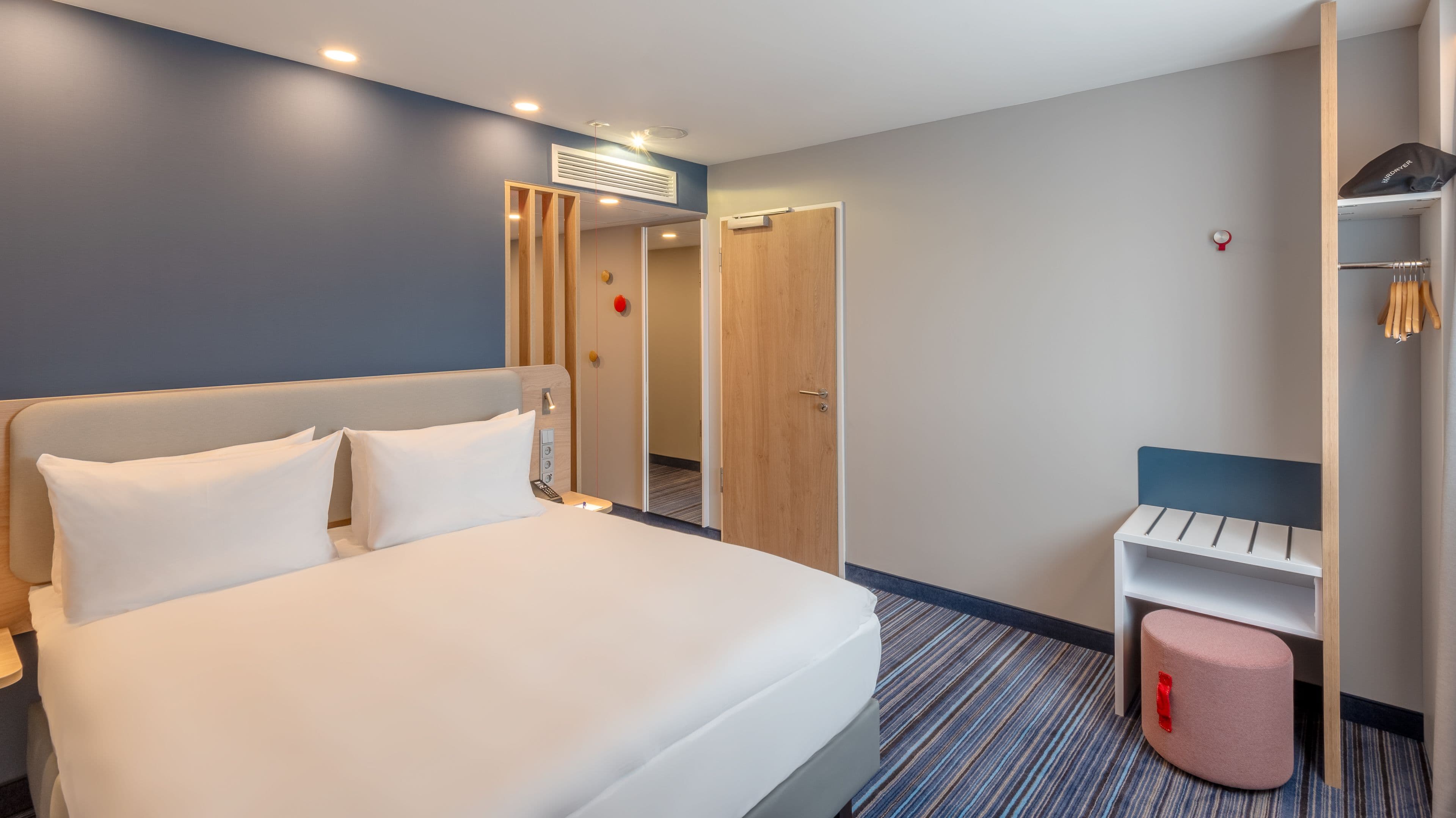 Holiday Inn Express Hamburg South A7/AS42 — 29
