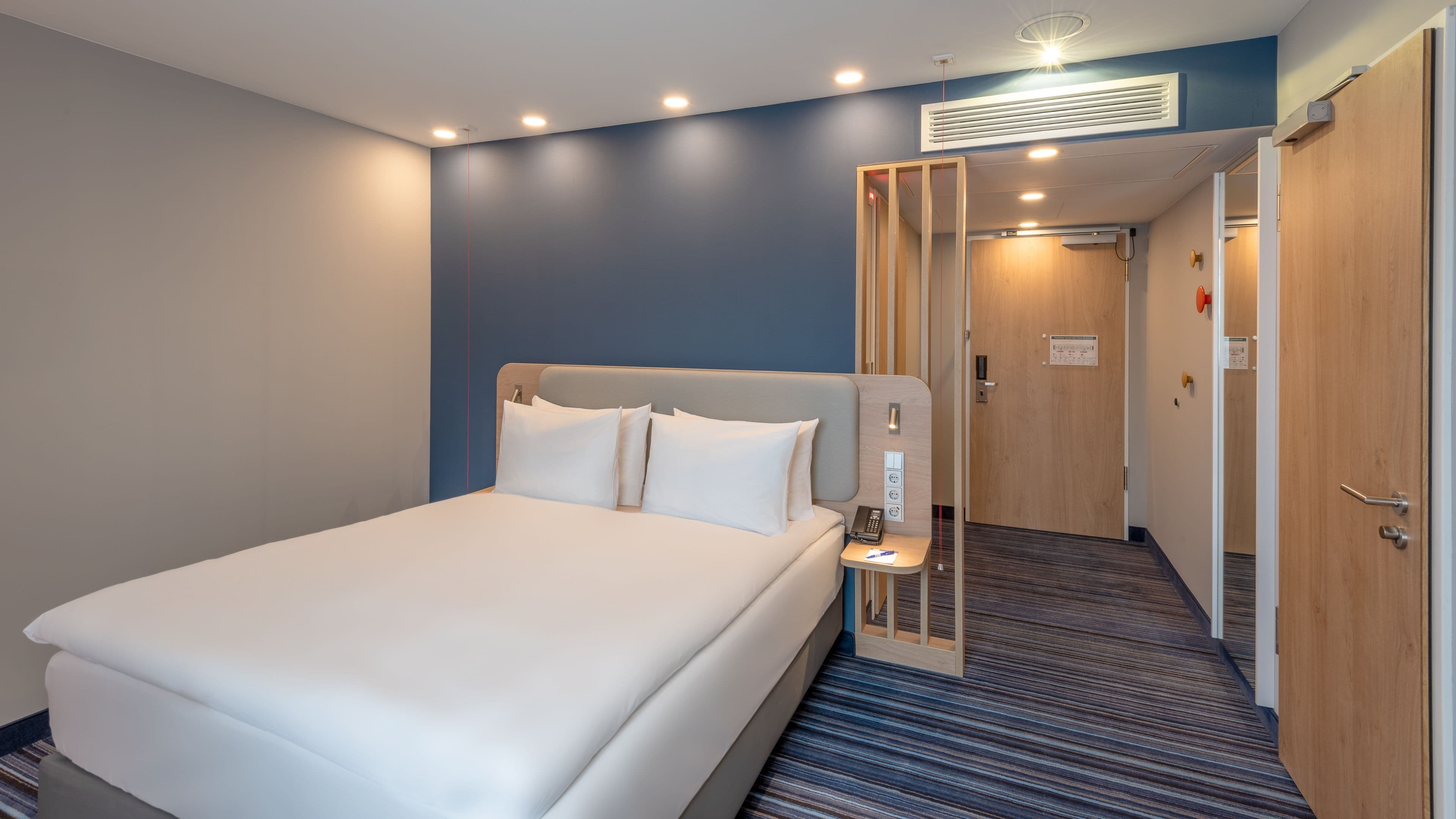 Holiday Inn Express Hamburg South A7/AS42 — 30