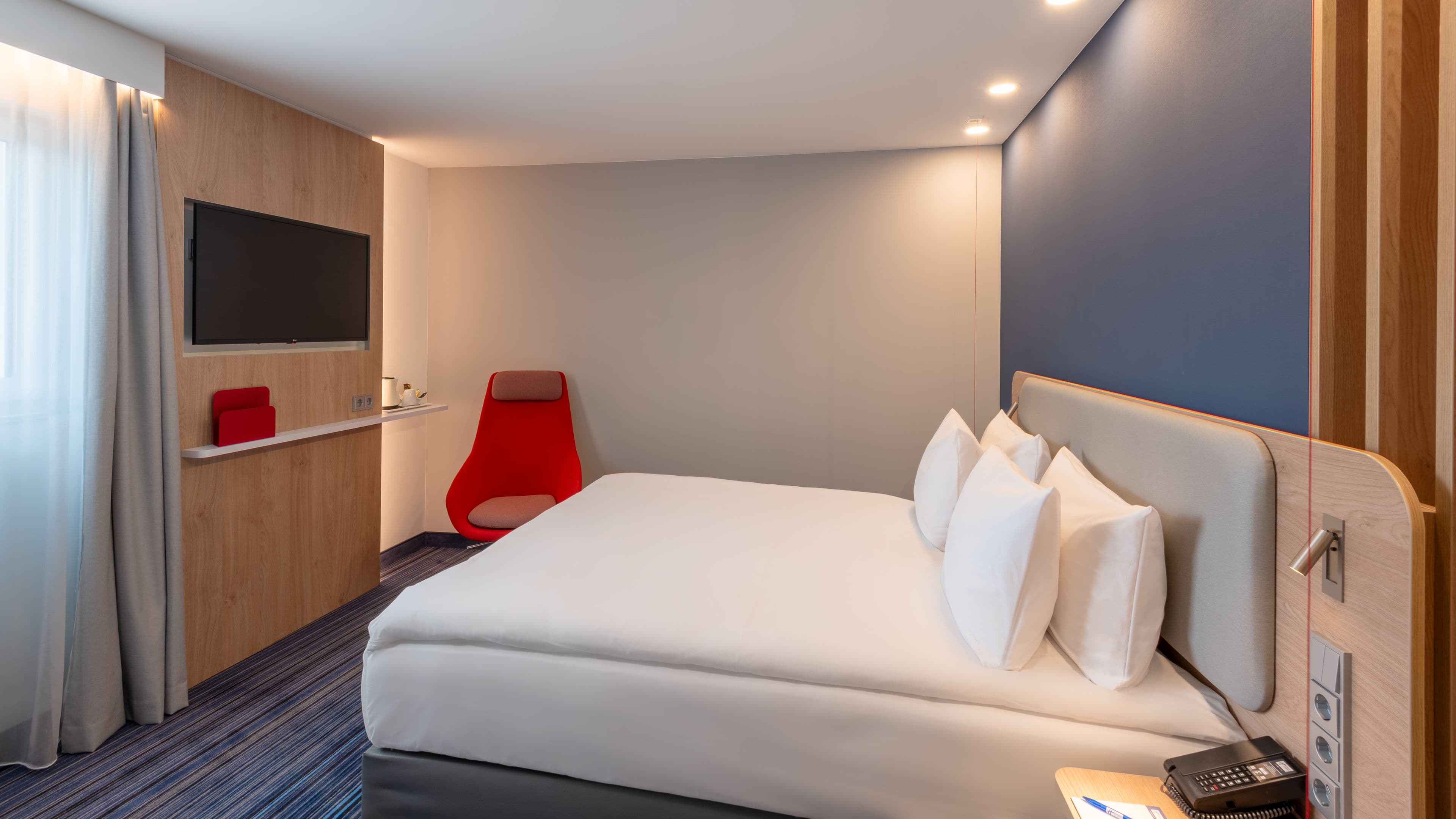 Holiday Inn Express Hamburg South A7/AS42 — 28