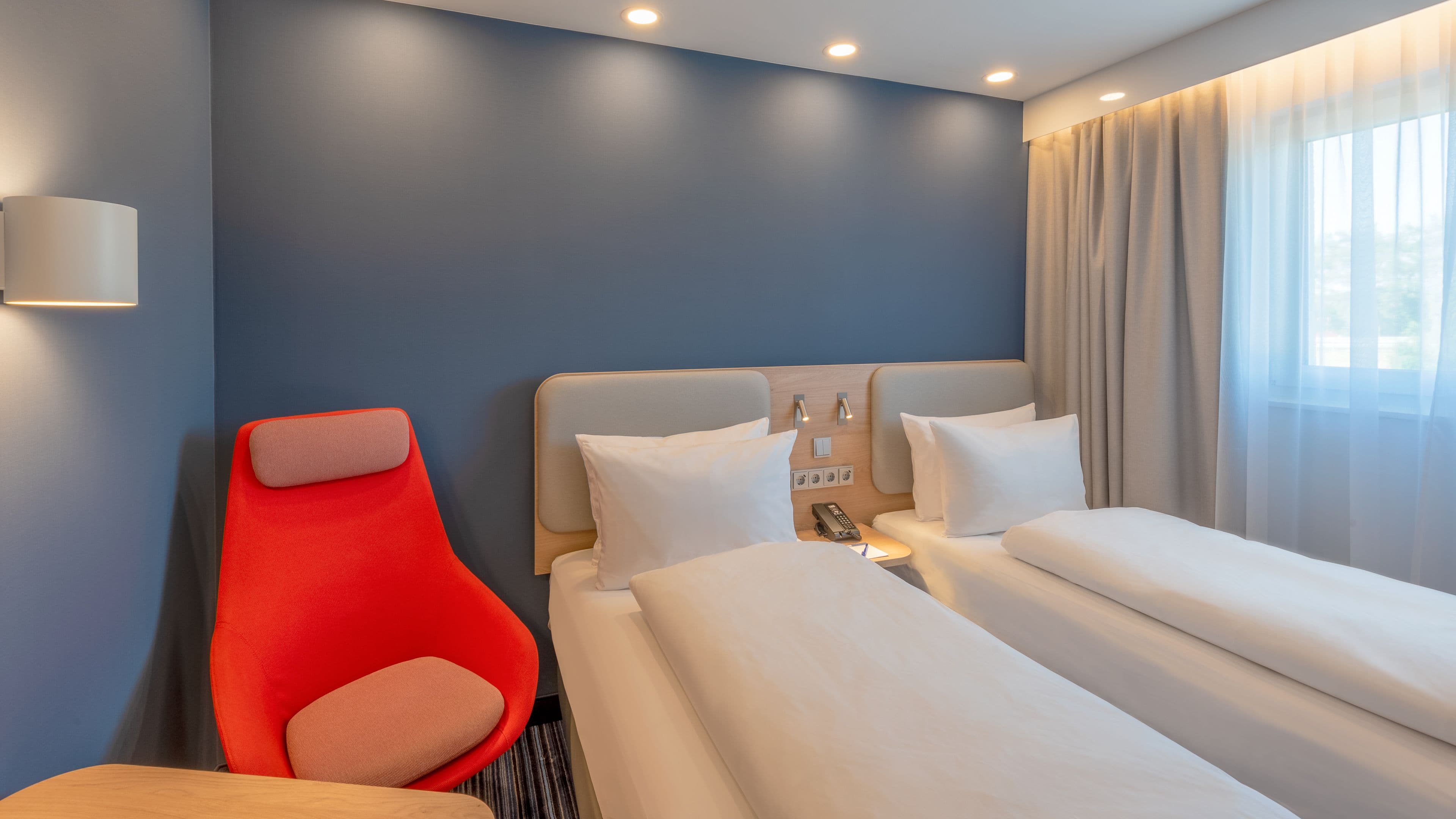 Standard Room - Image 12