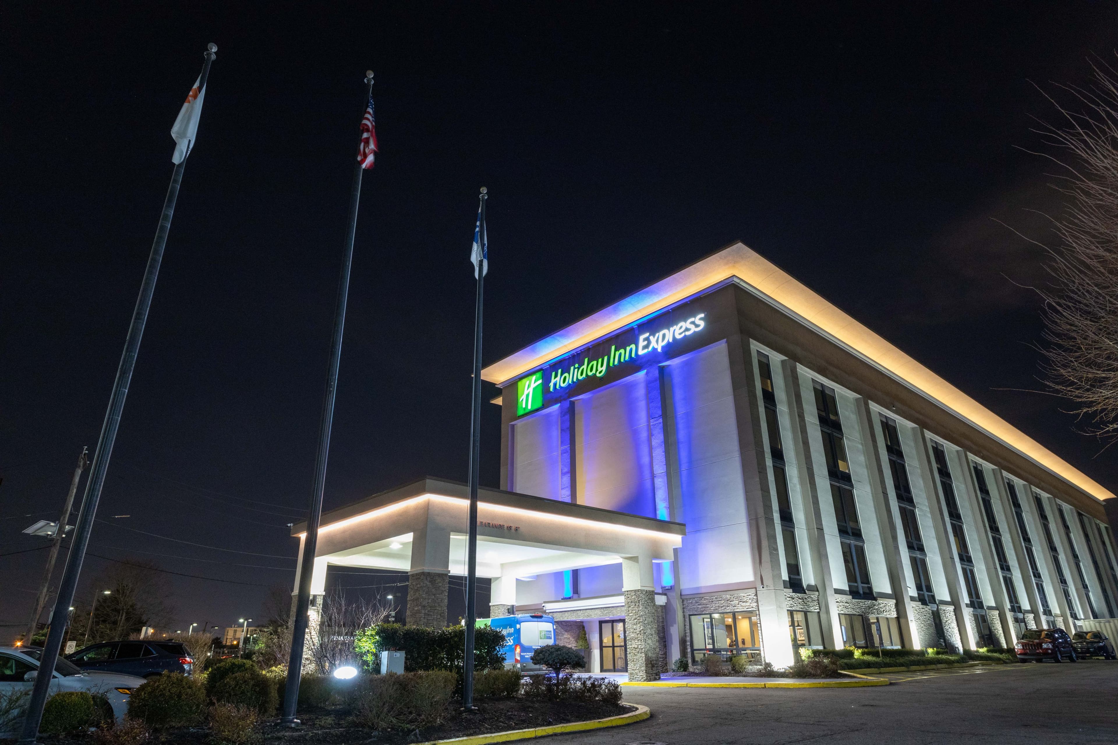 Holiday Inn Express Newark Airport – Elizabeth - Image 1