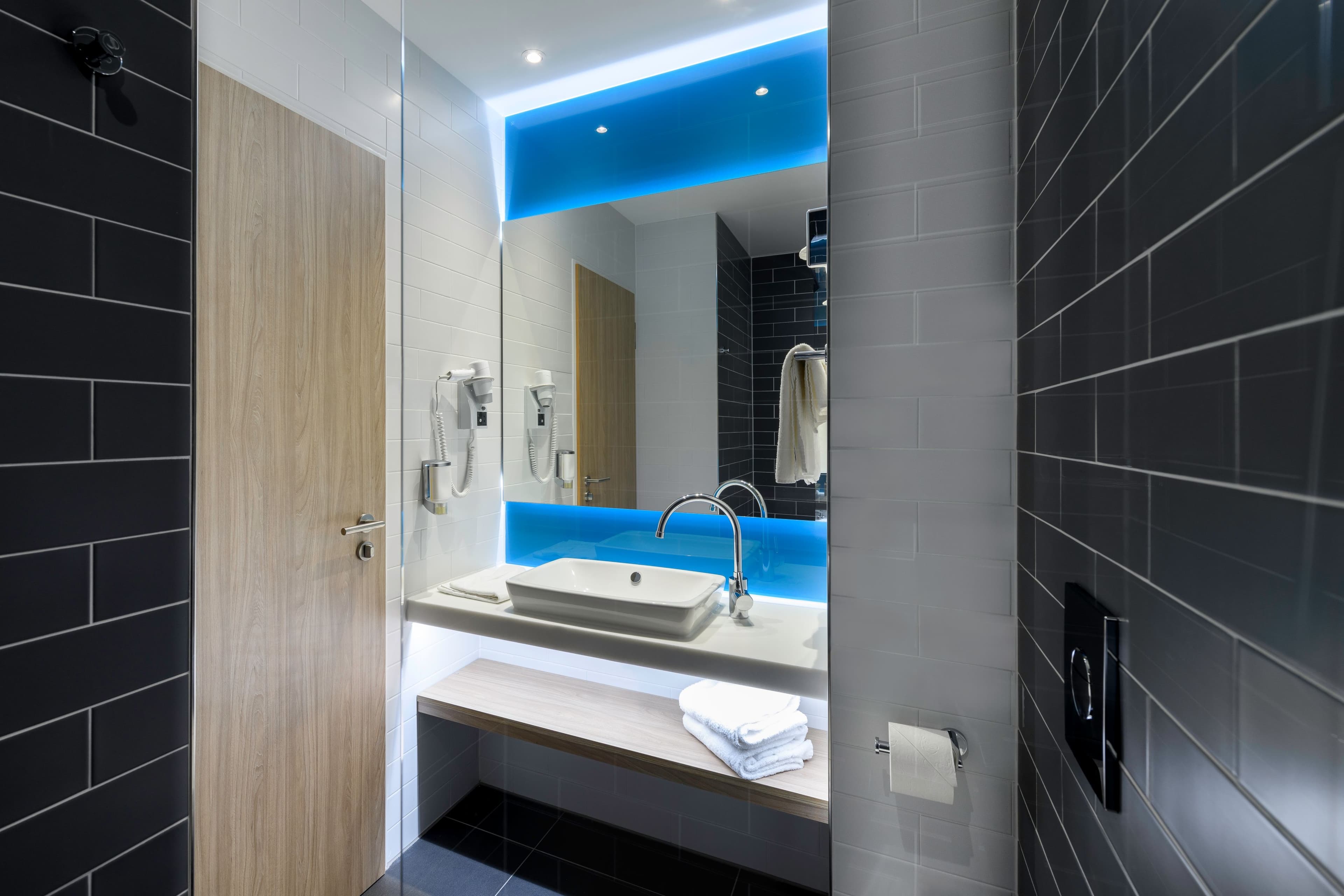 Holiday Inn Express Munich Airport - Erding - Image 3