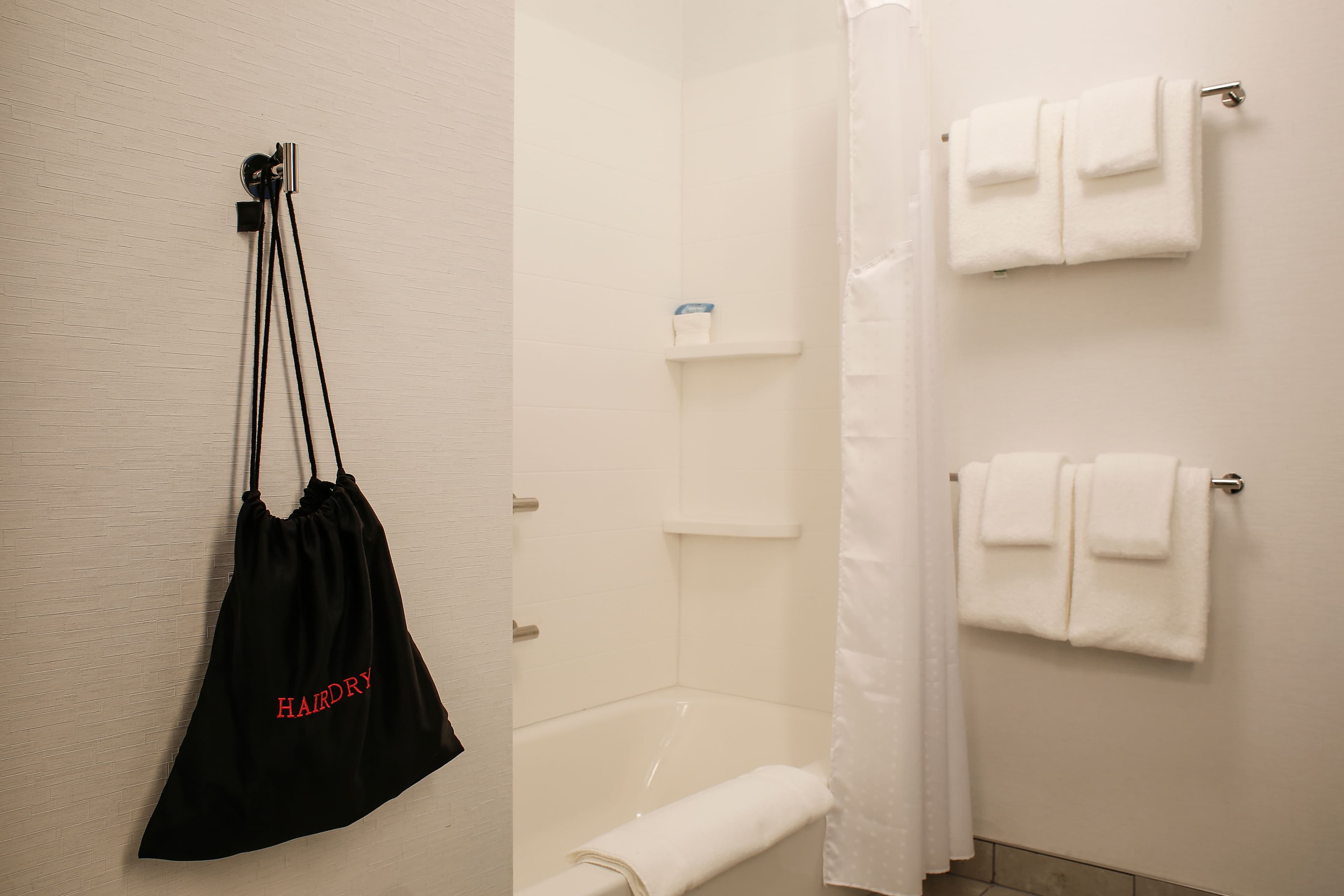 Holiday Inn Express Evansville - Image 3