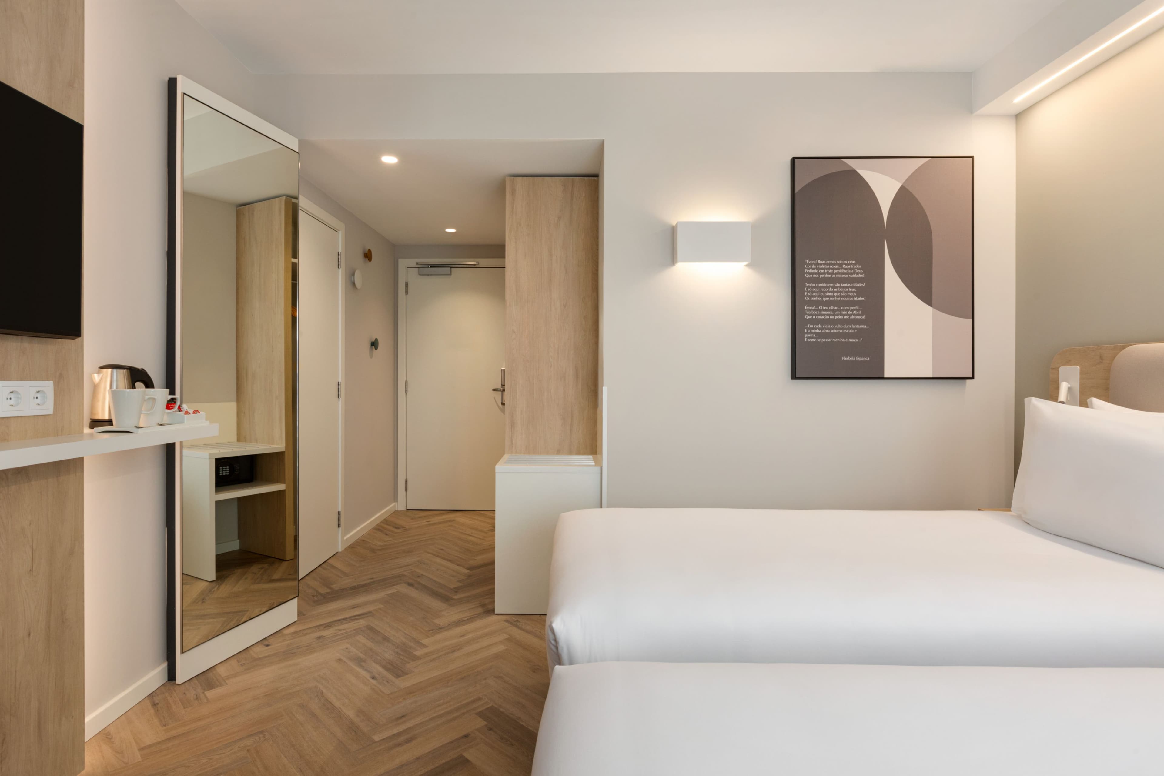 Standard Room with Free Breakfast - Image 6