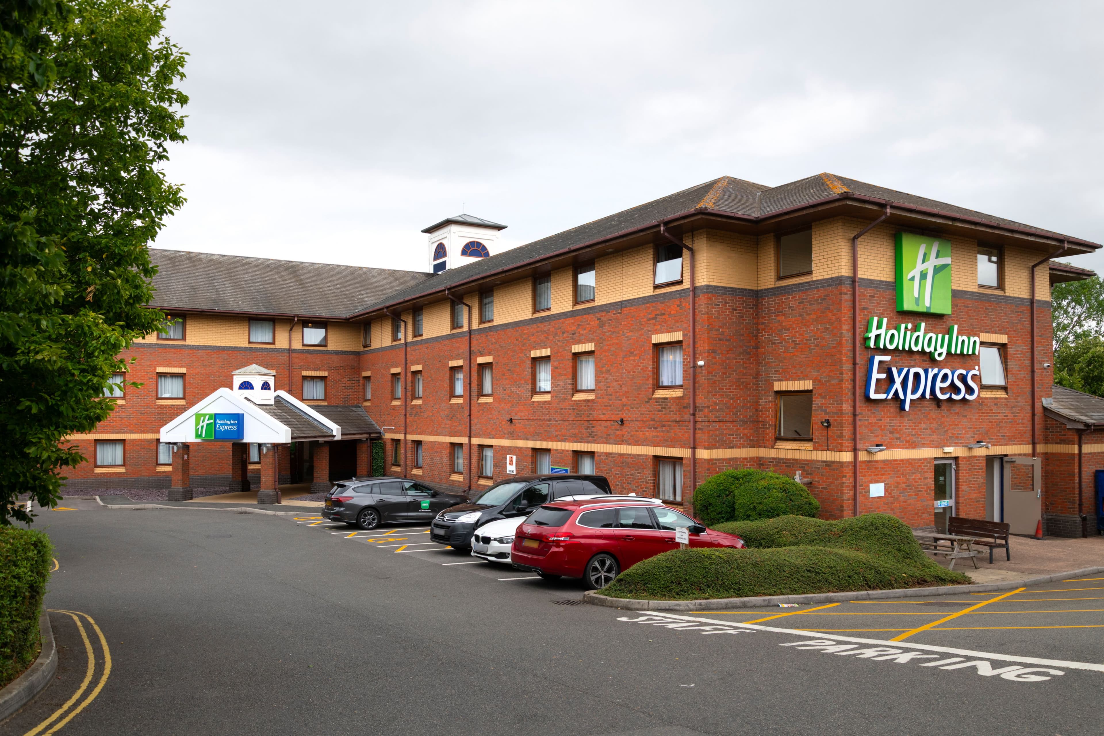Holiday Inn Express Exeter East - Image 1