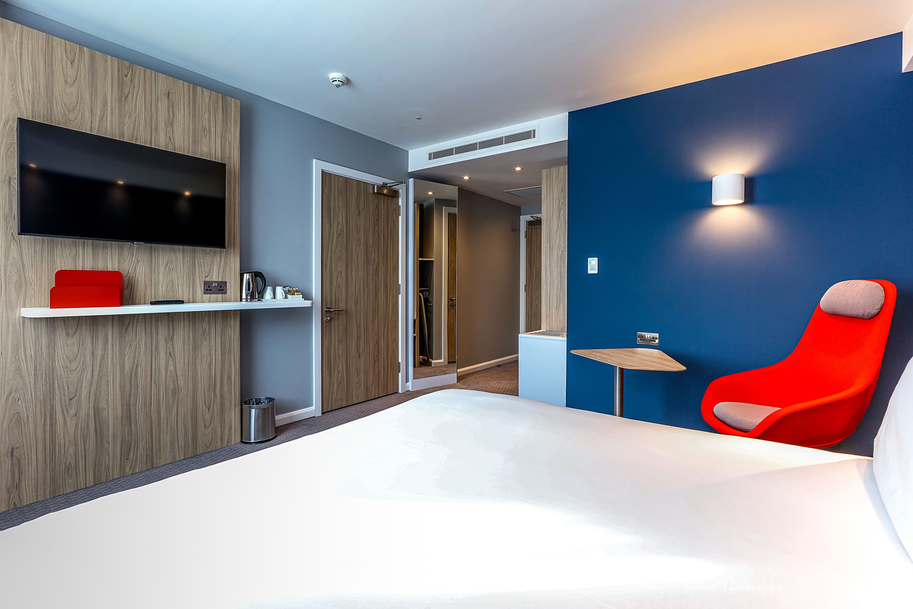 Standard Room with Free Hot Breakfast - Image 5